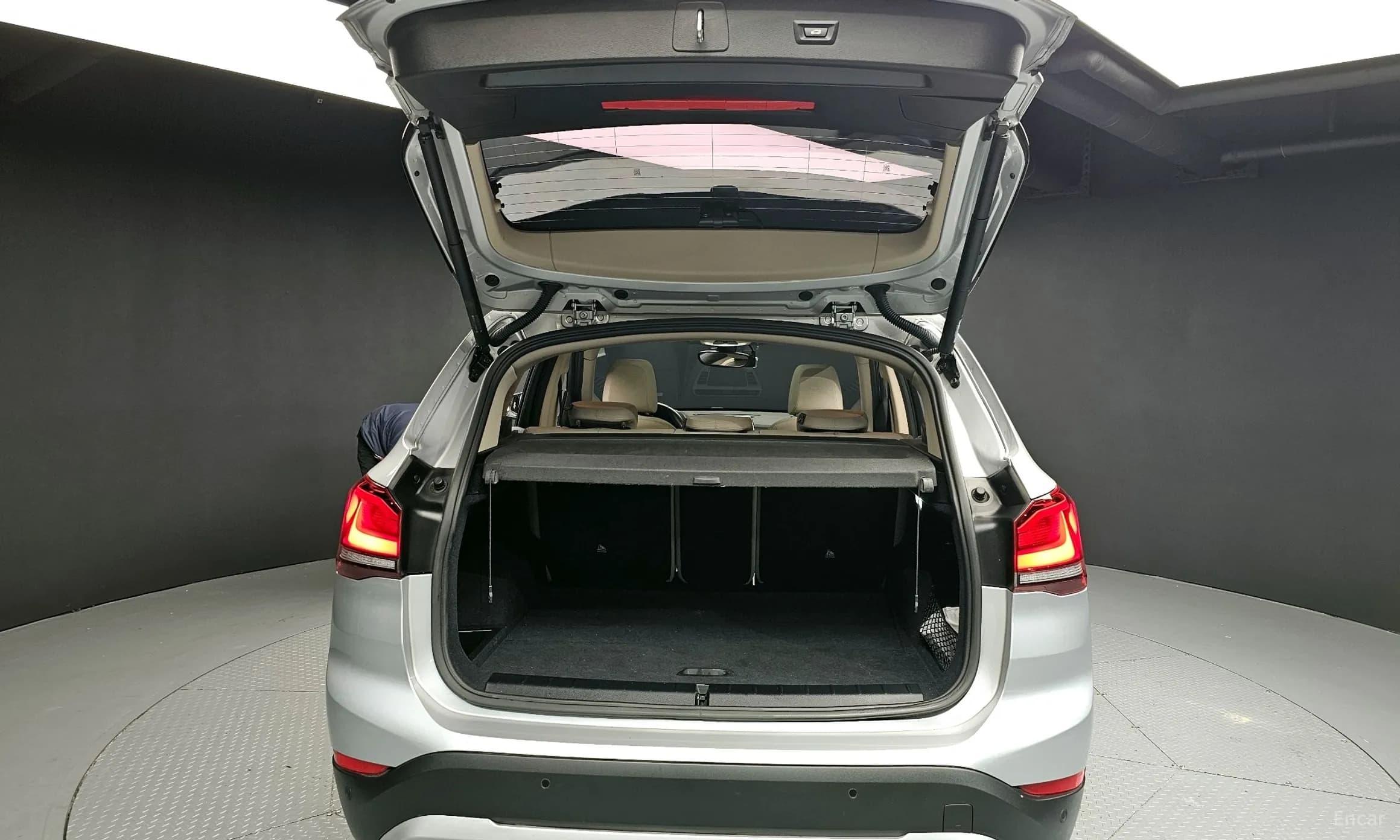 X1 (F48)