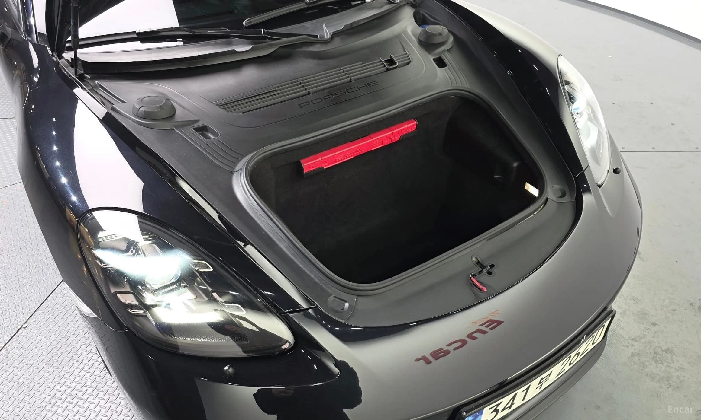 718 Cayman