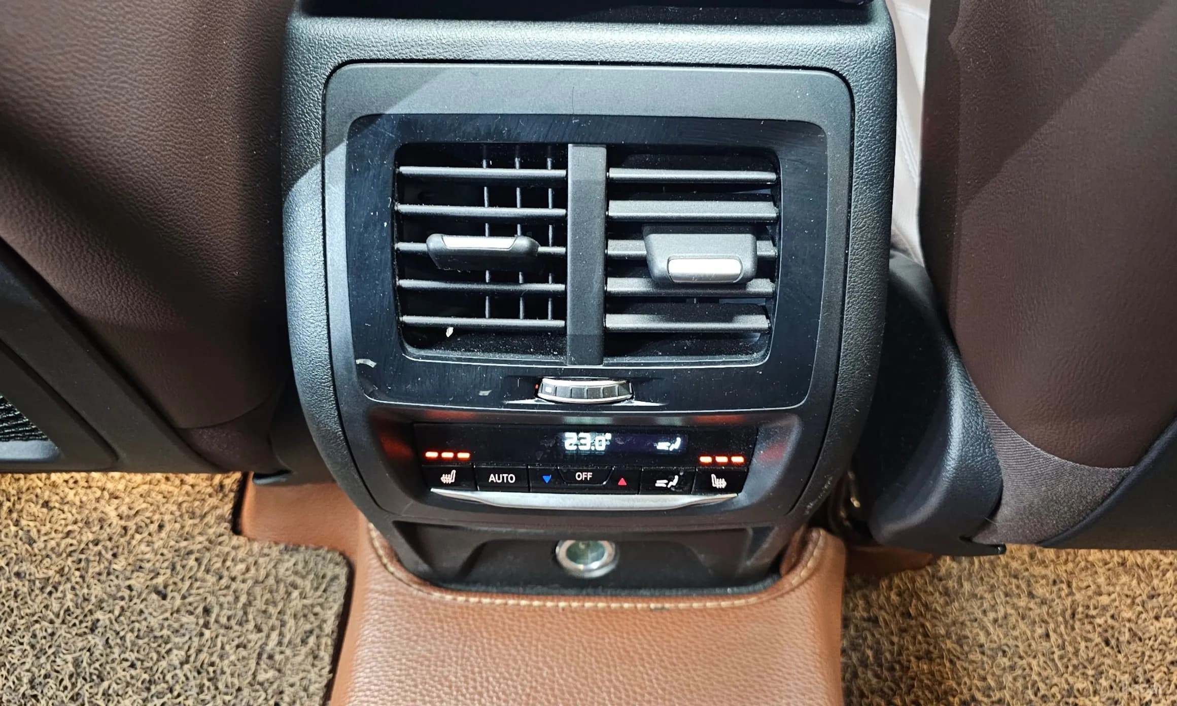 X4 (G02)