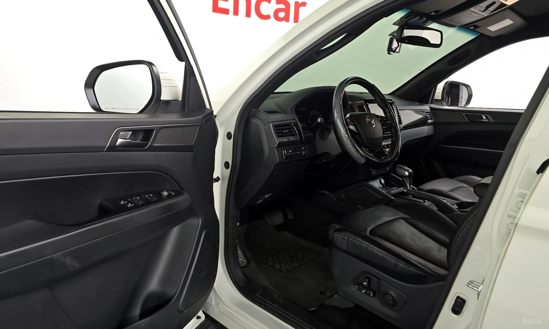 Rexton Sports Khan