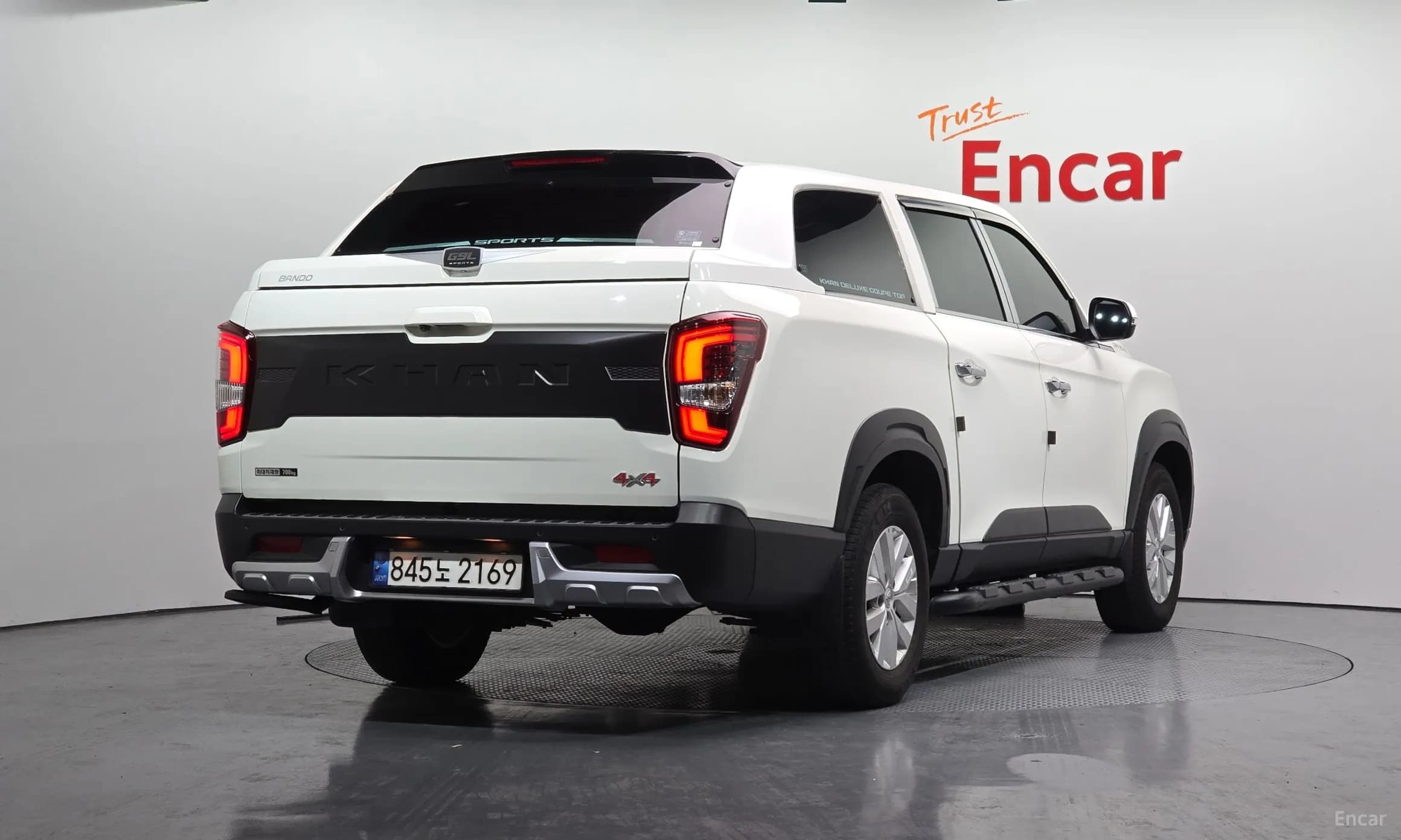 Rexton Sports Khan