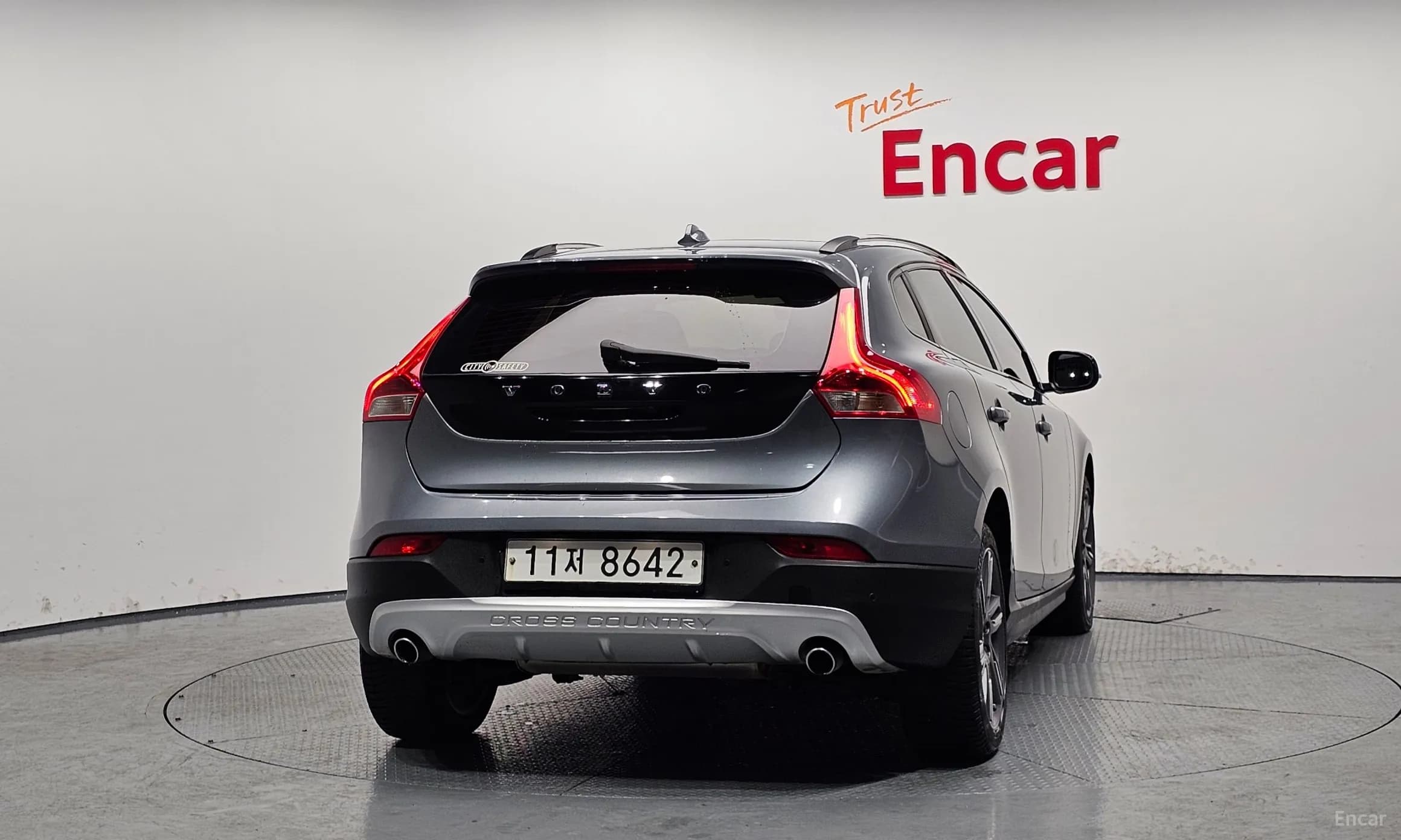 V40 Cross Country