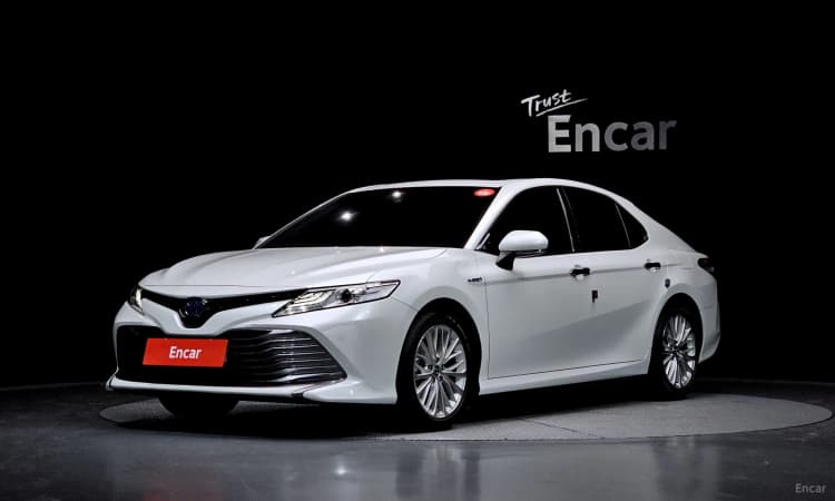 Camry (XV70)