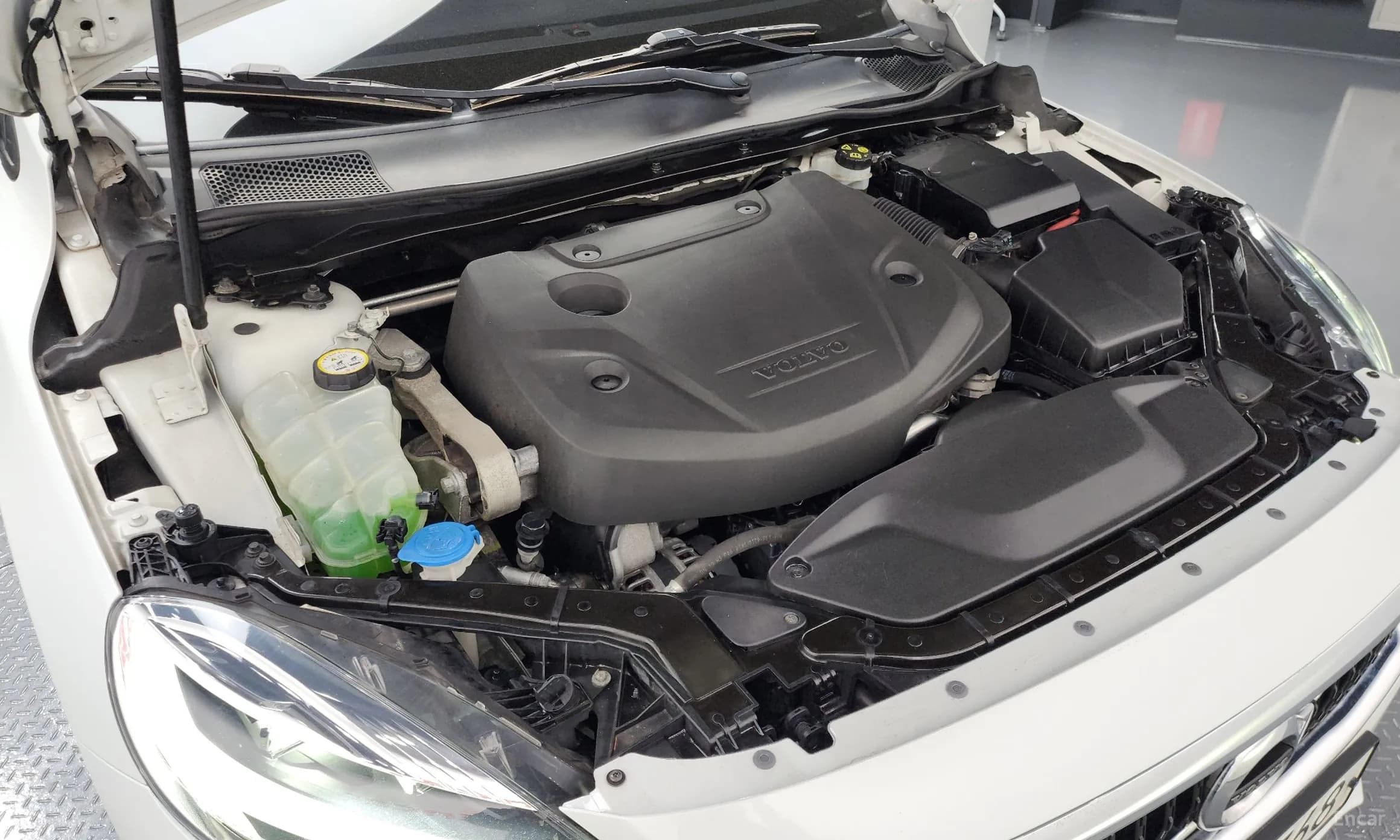 V40 Cross Country