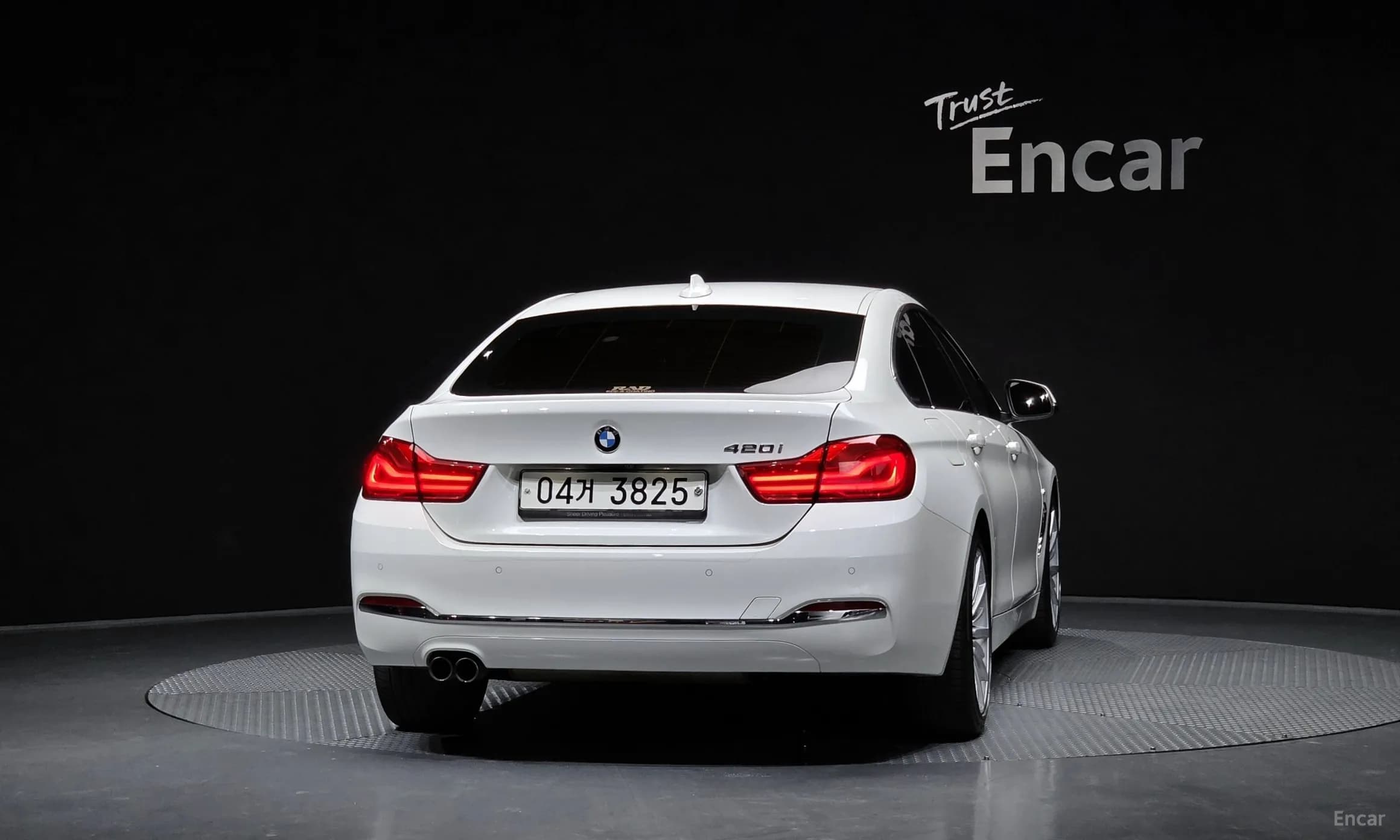 Series 4 (F32)