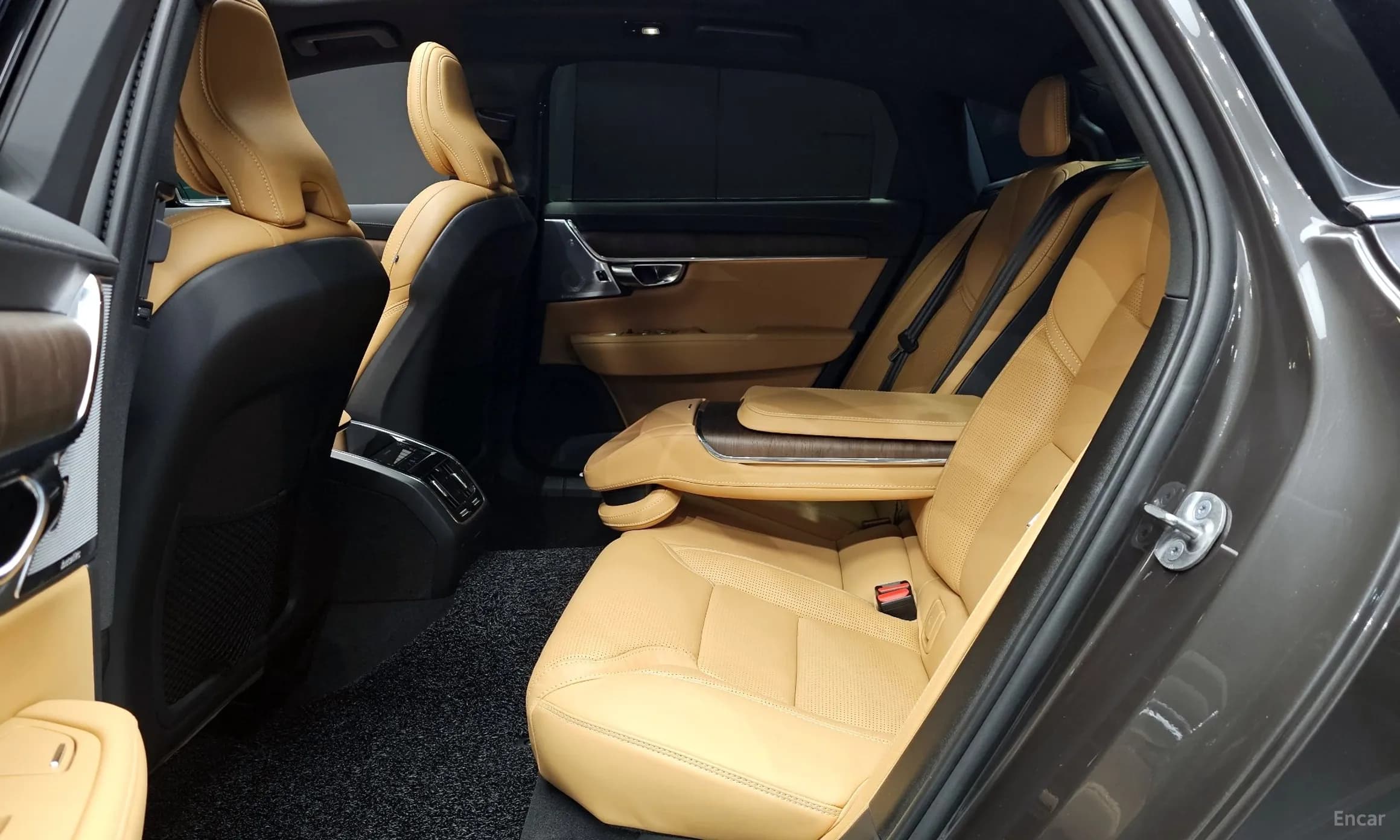 S90