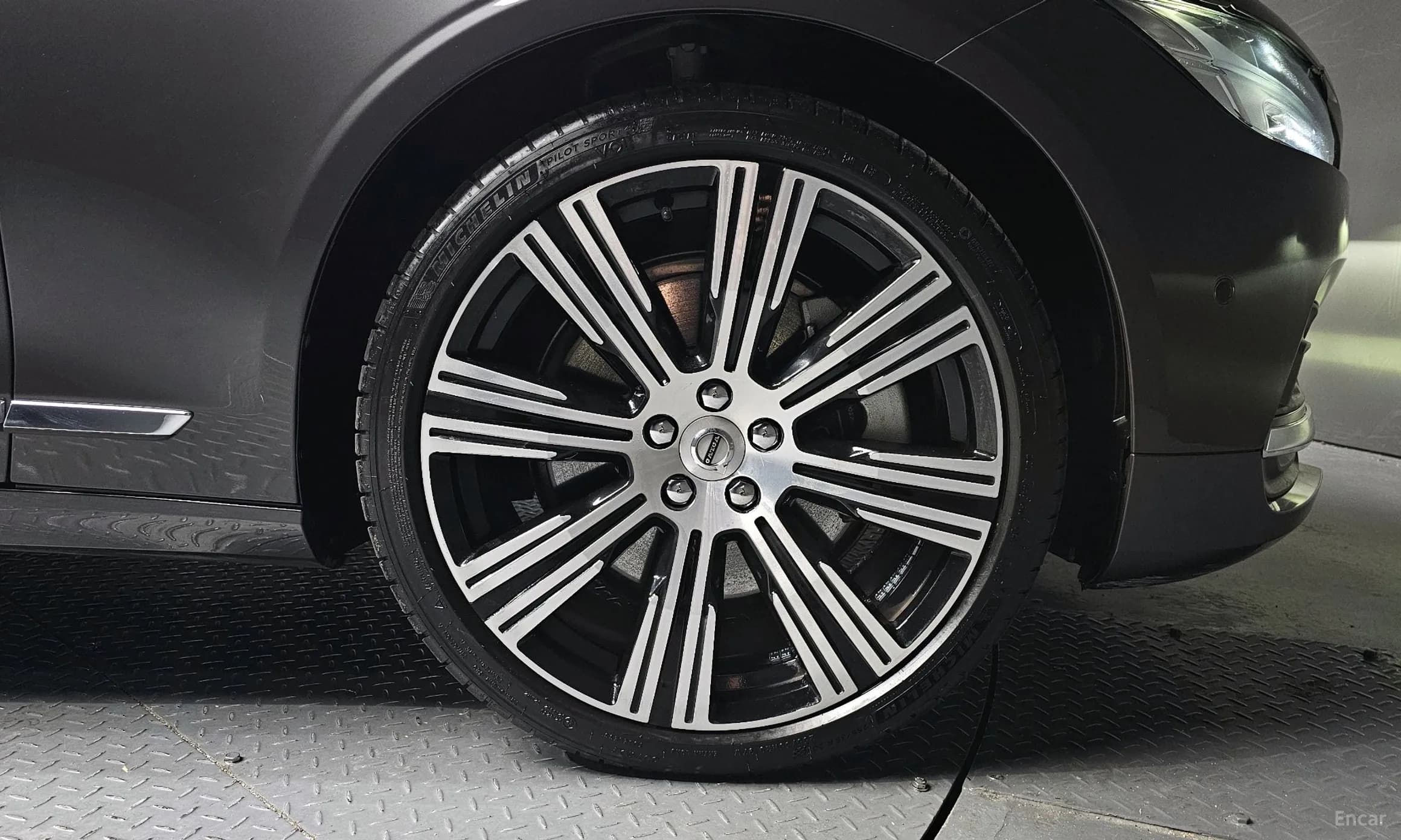 S90