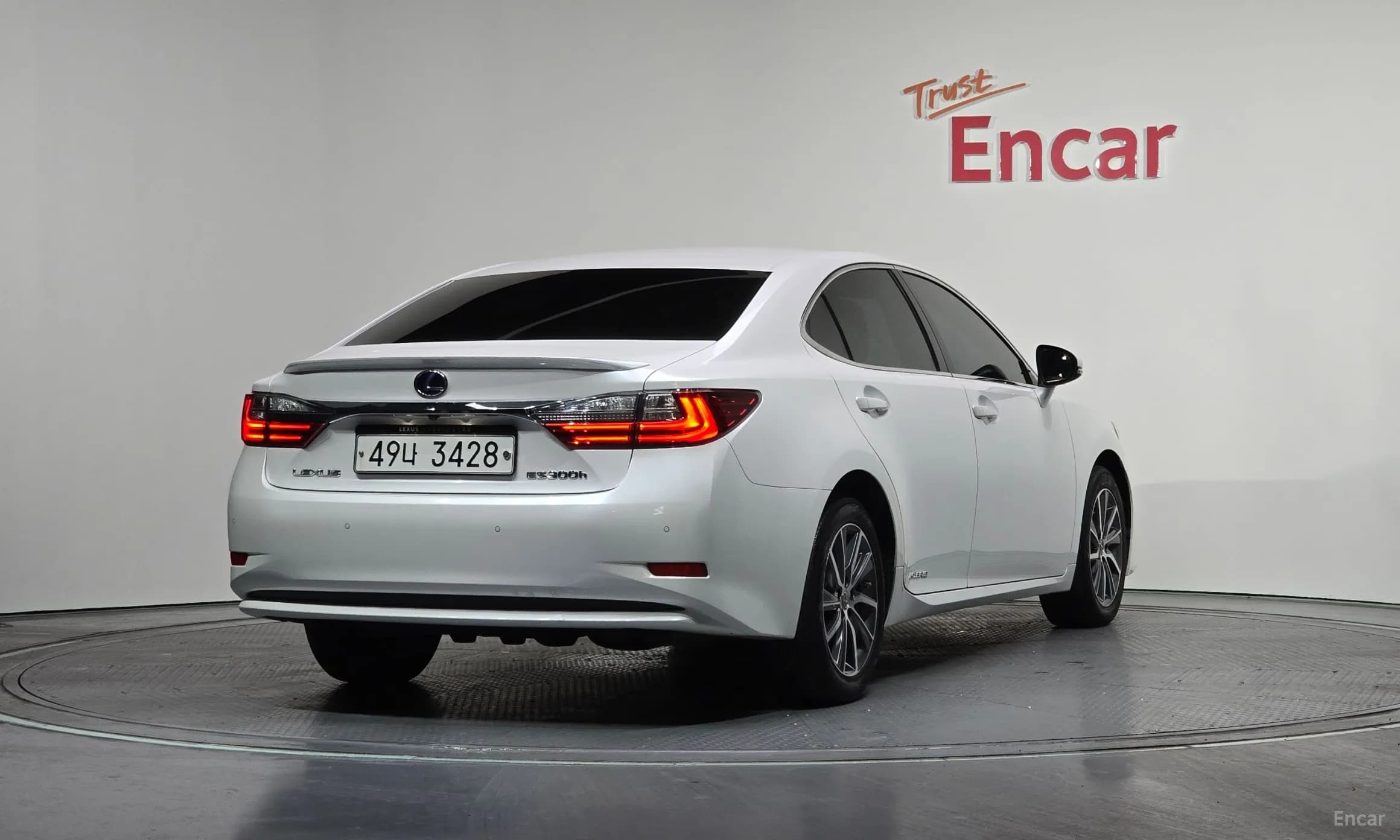 New ES300h