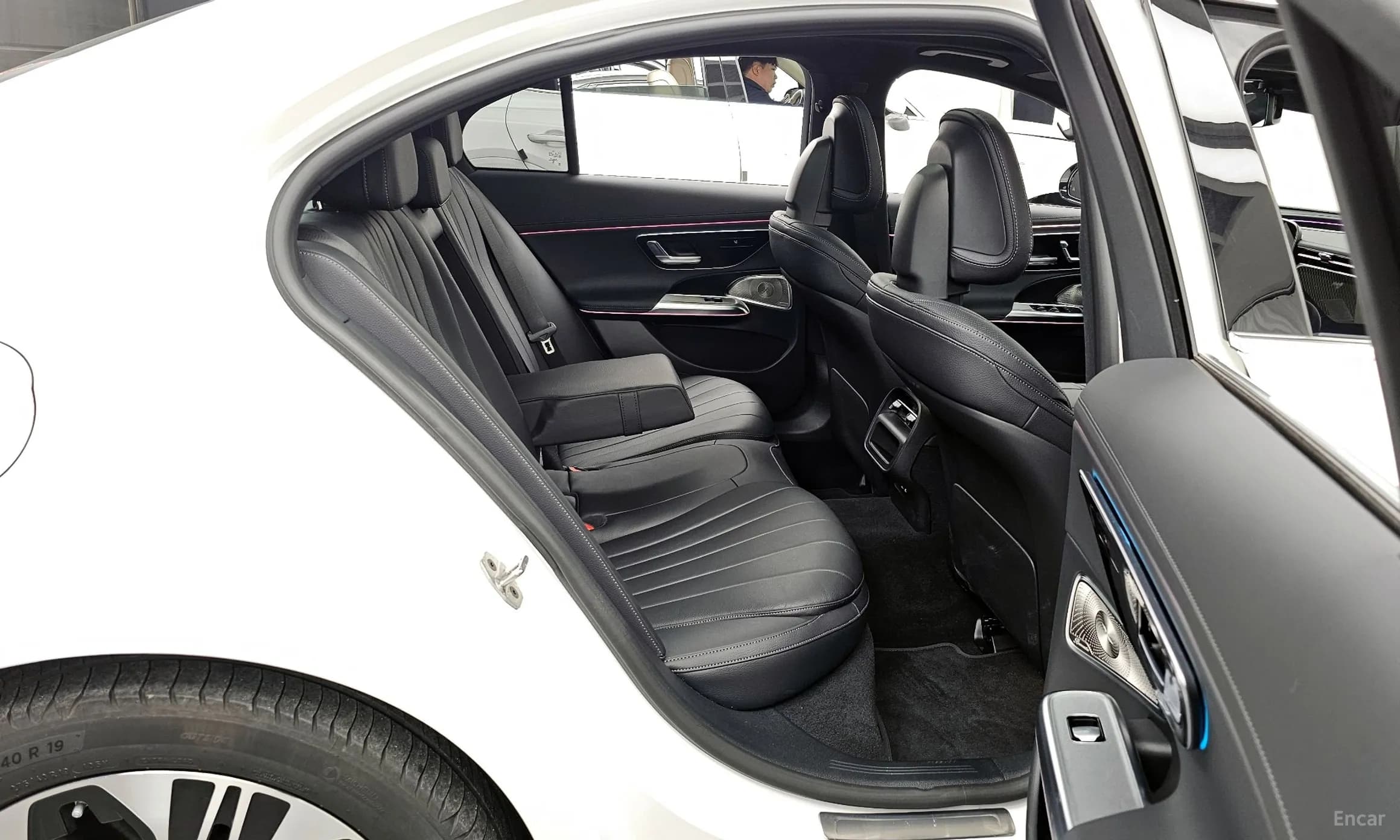 E-Class W214