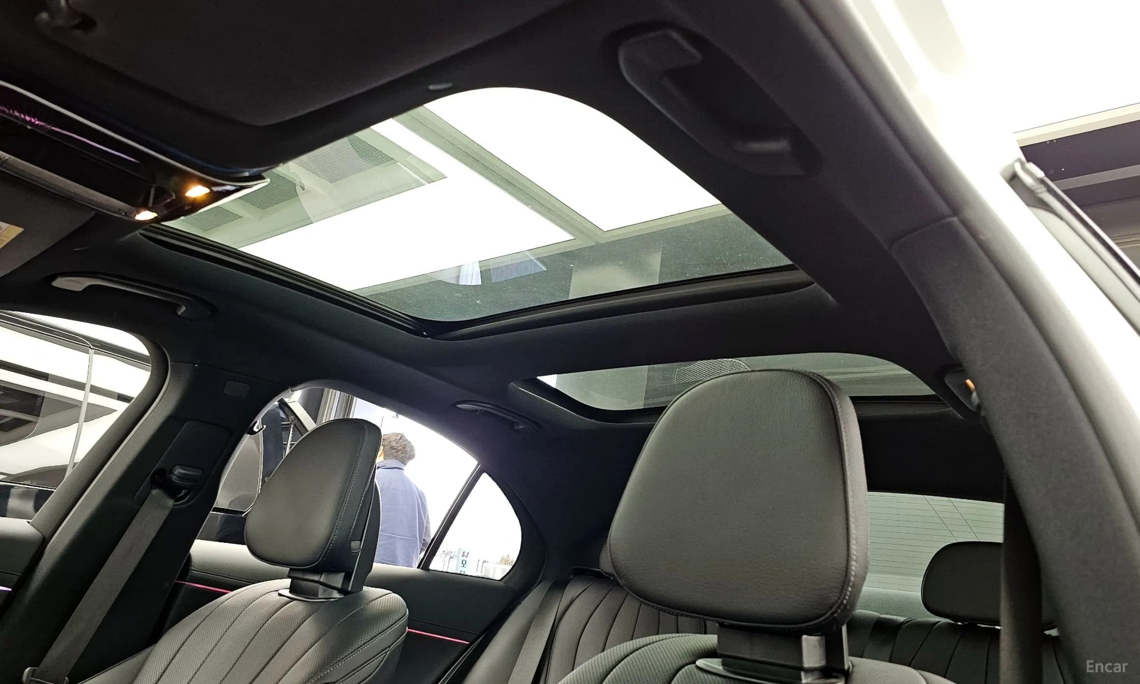 E-Class W214