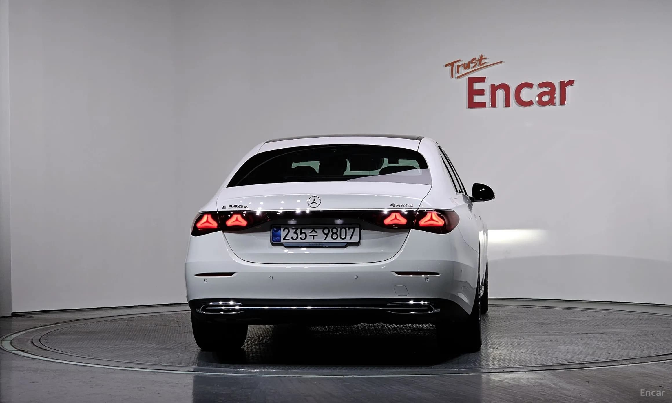 E-Class W214