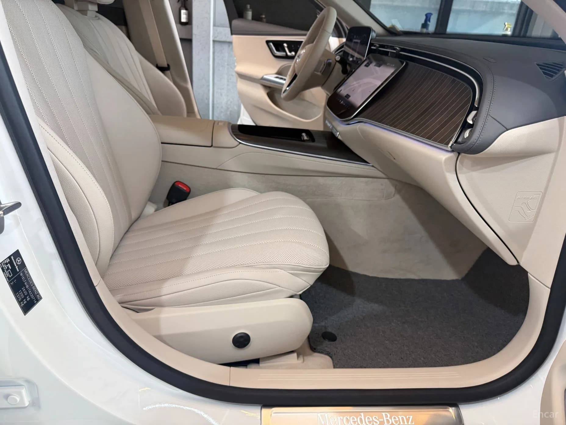 E-Class W214