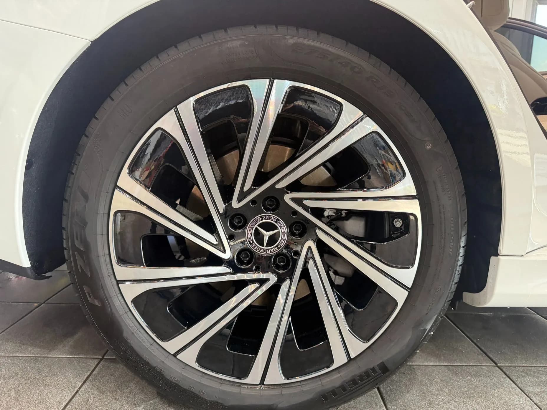 E-Class W214
