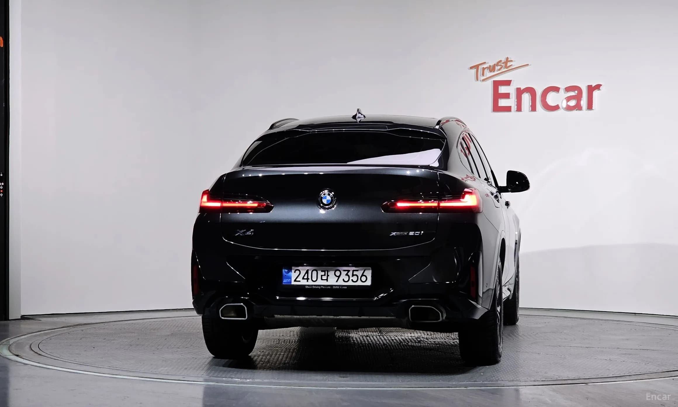 X4 (G02)