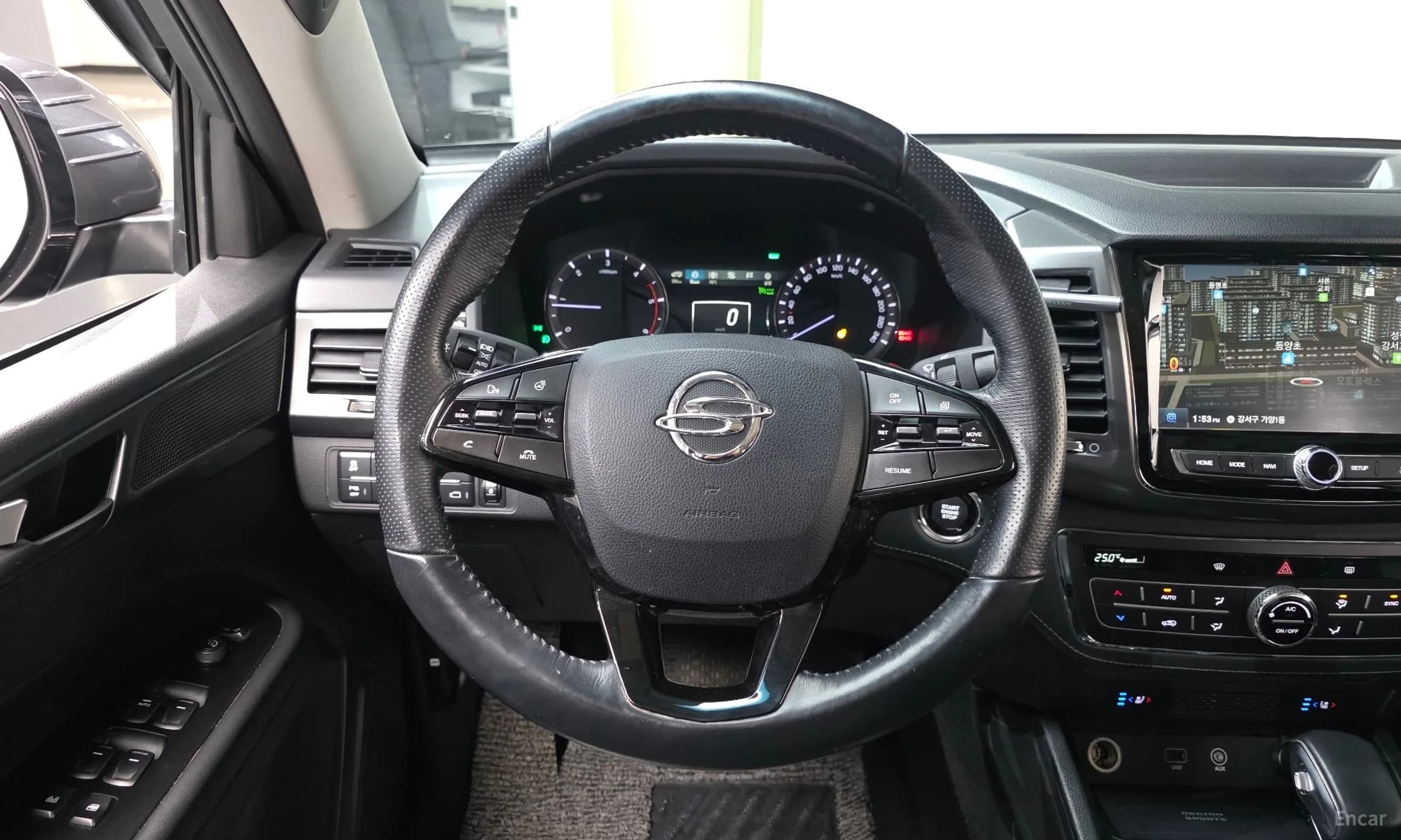 Rexton Sports Khan