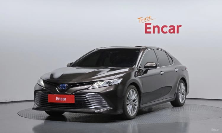Camry (XV70)