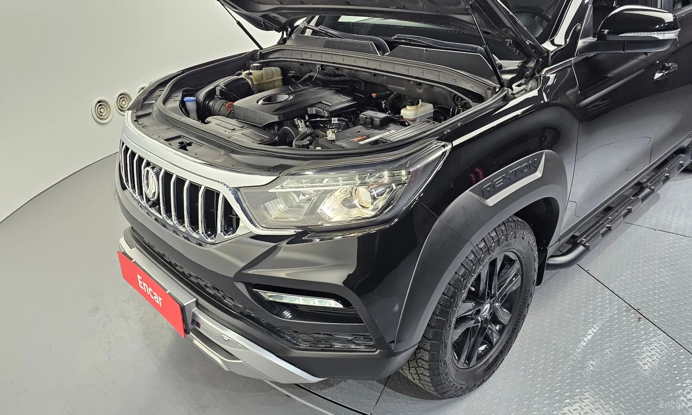 Rexton Sports Khan