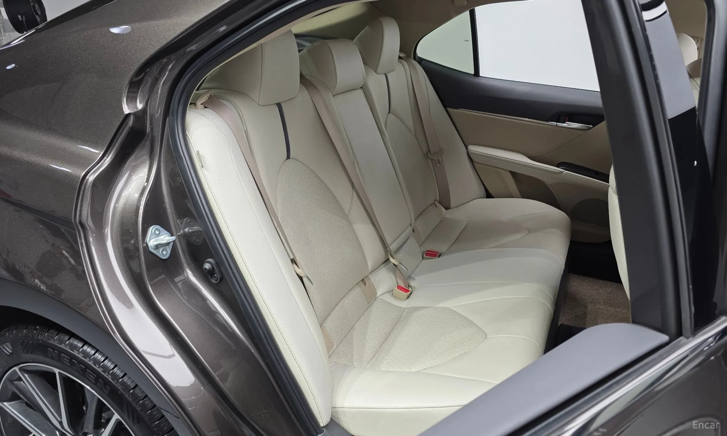 Camry (XV70)