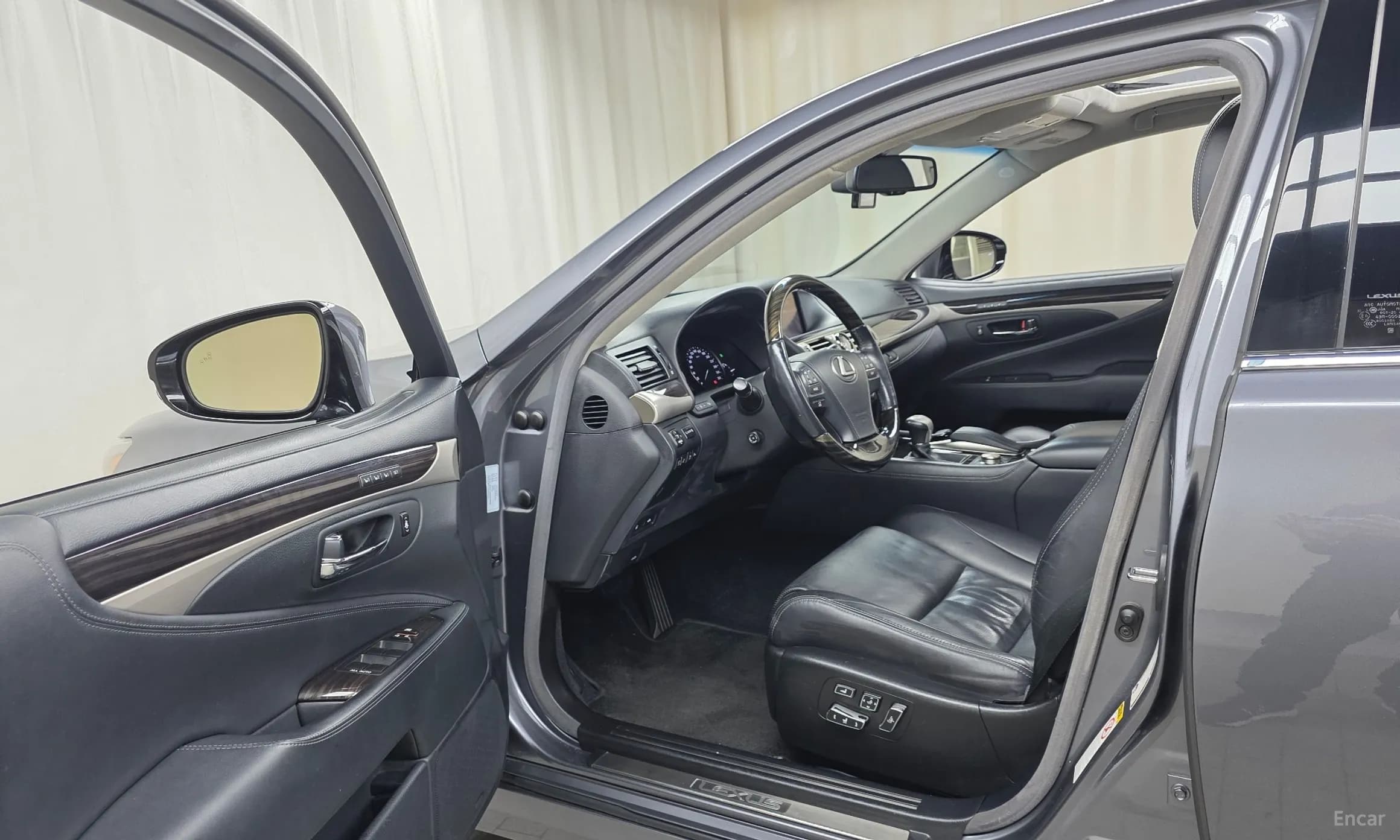 LS460L