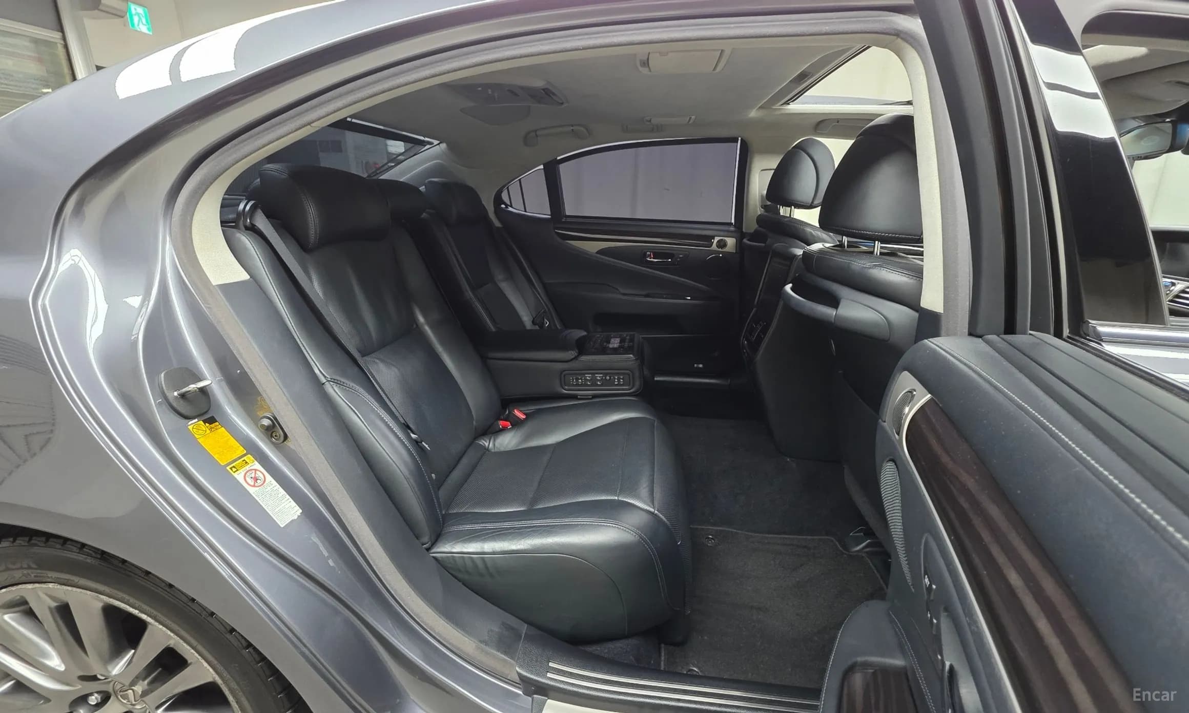 LS460L