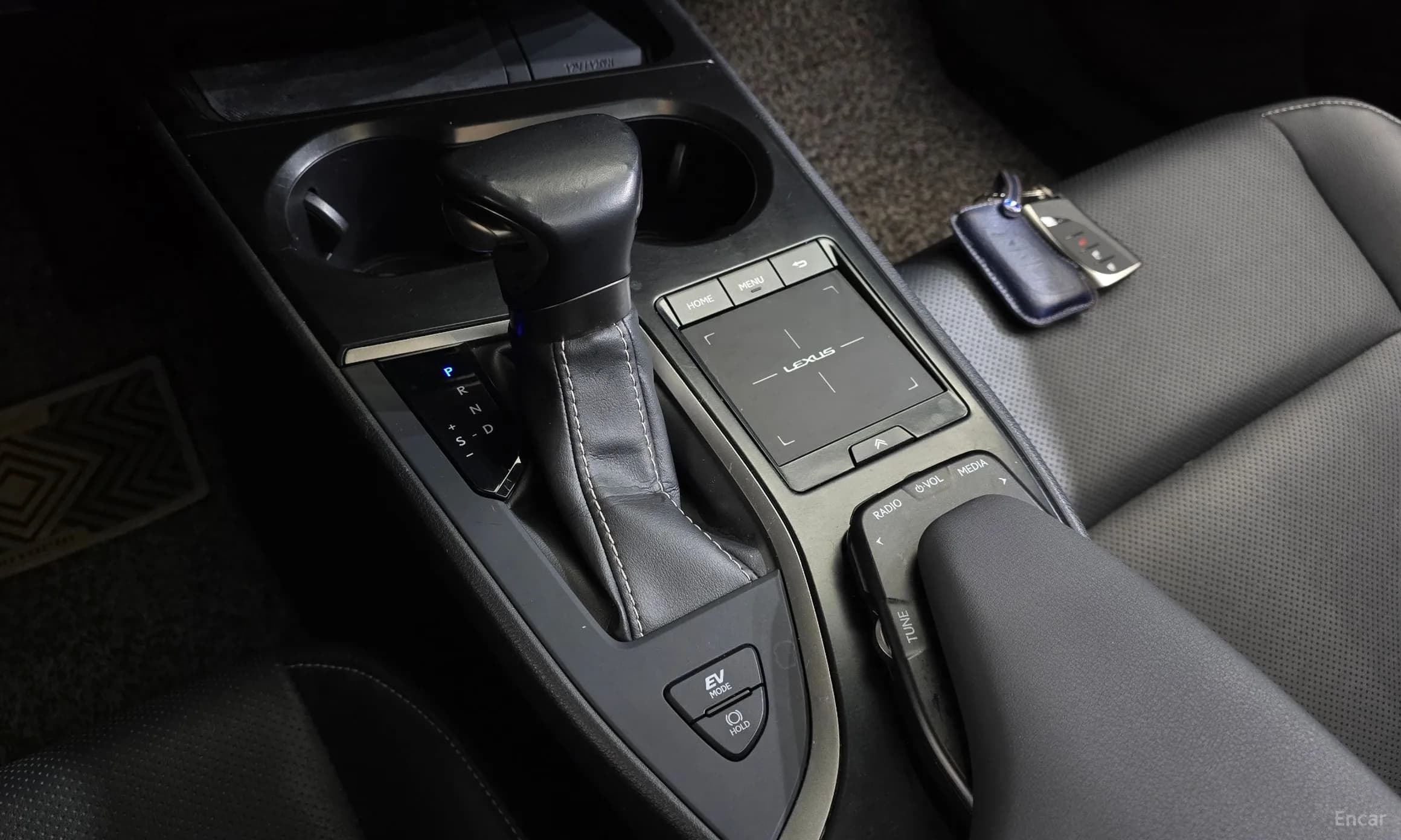 UX250h
