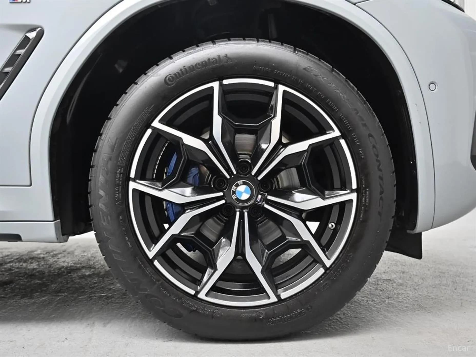 X4 (G02)