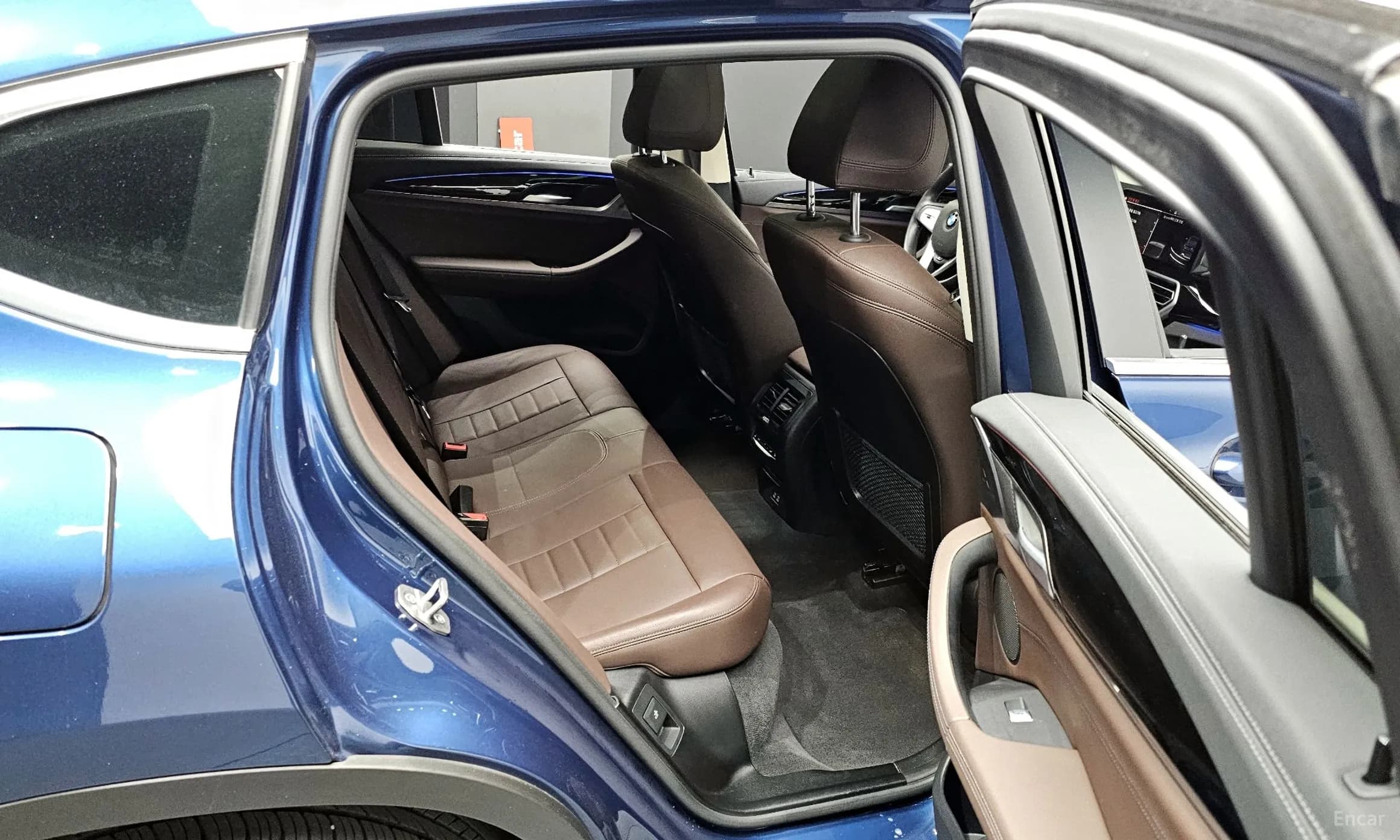 X4 (G02)
