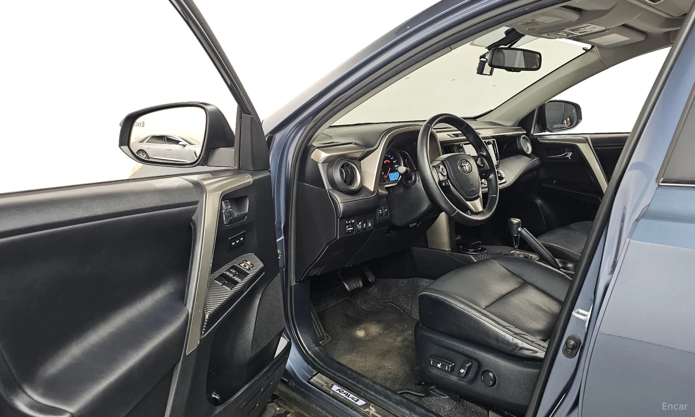 RAV4