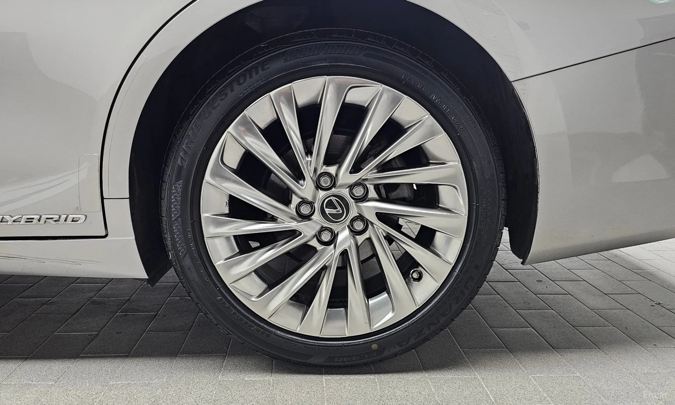 ES300h 7th Generation