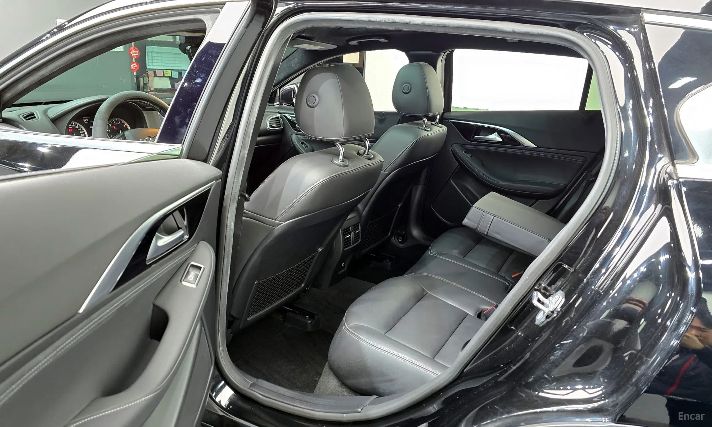 QX30