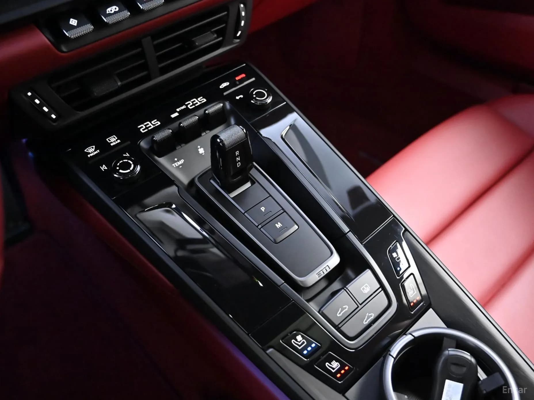 911 (992)