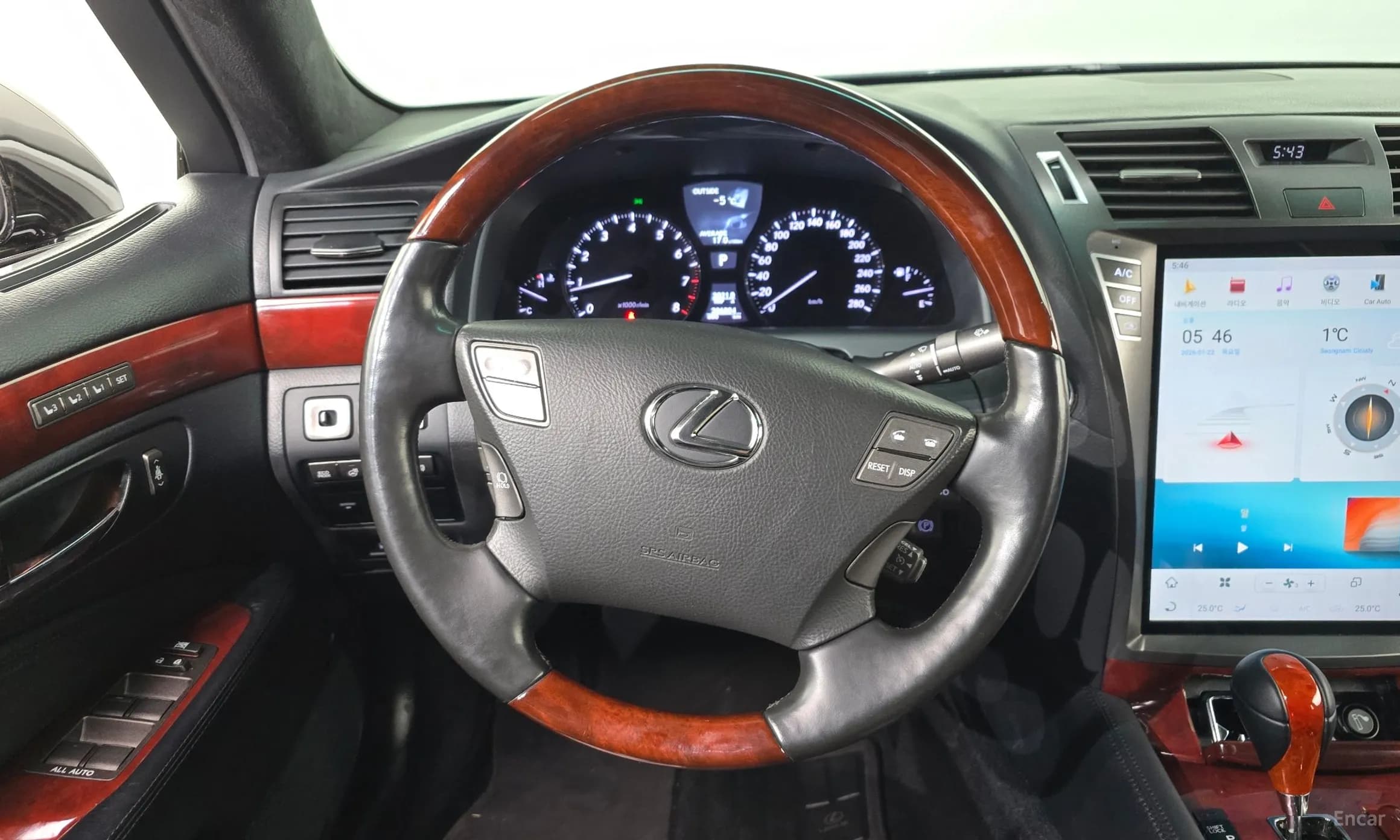 LS460