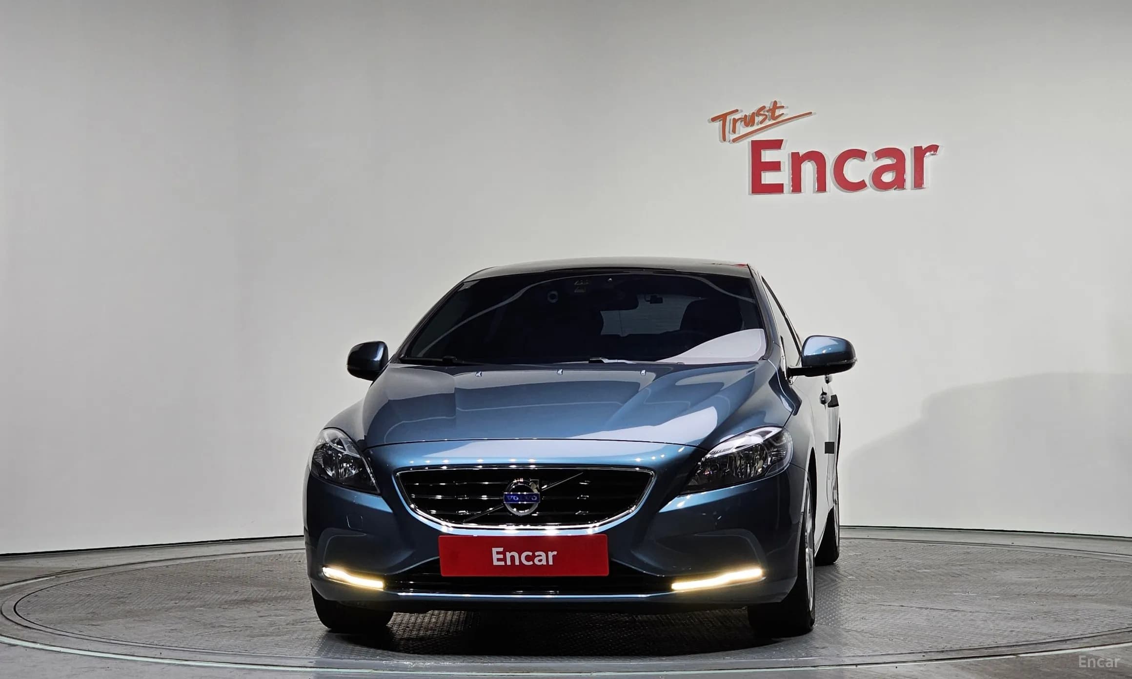 V40