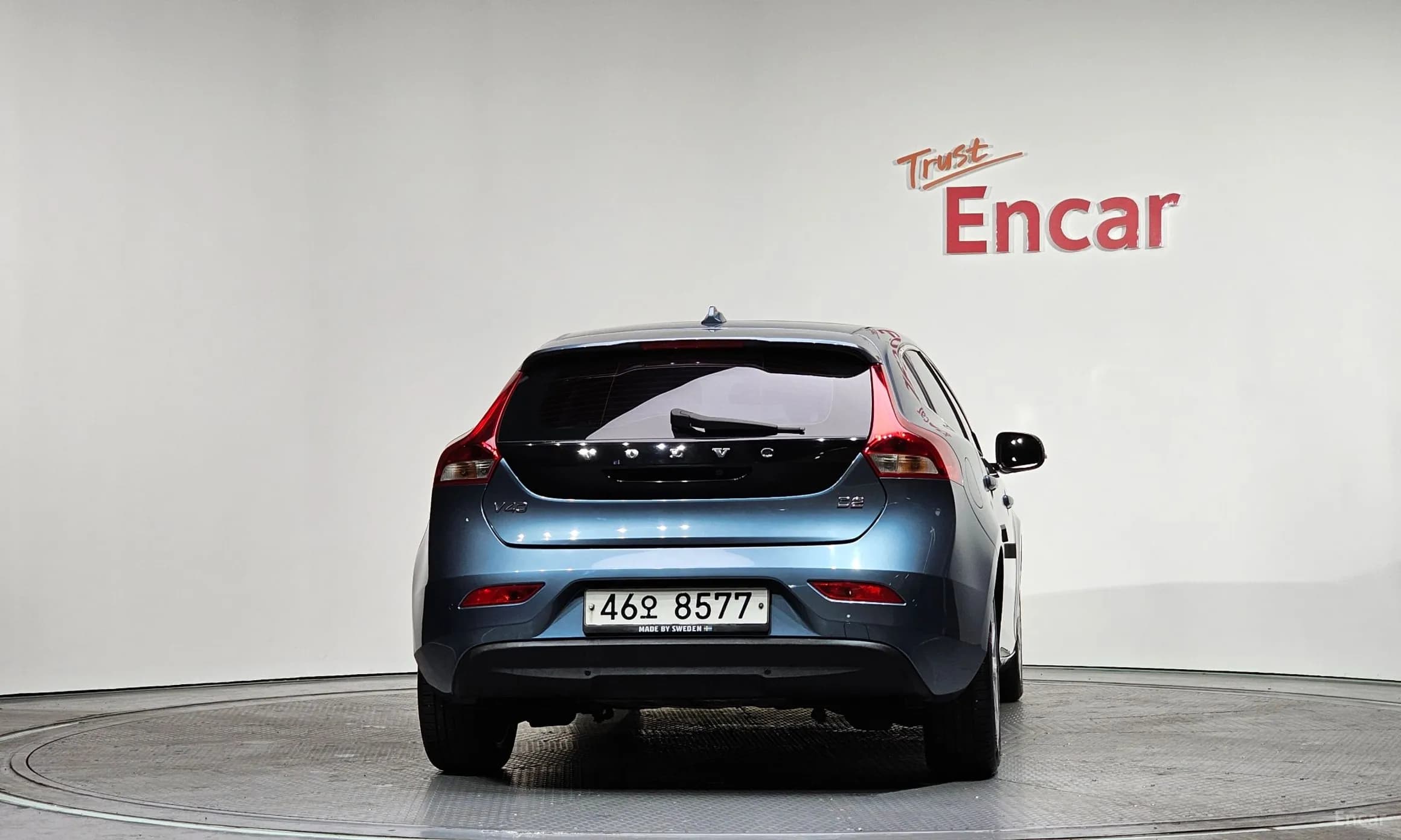 V40