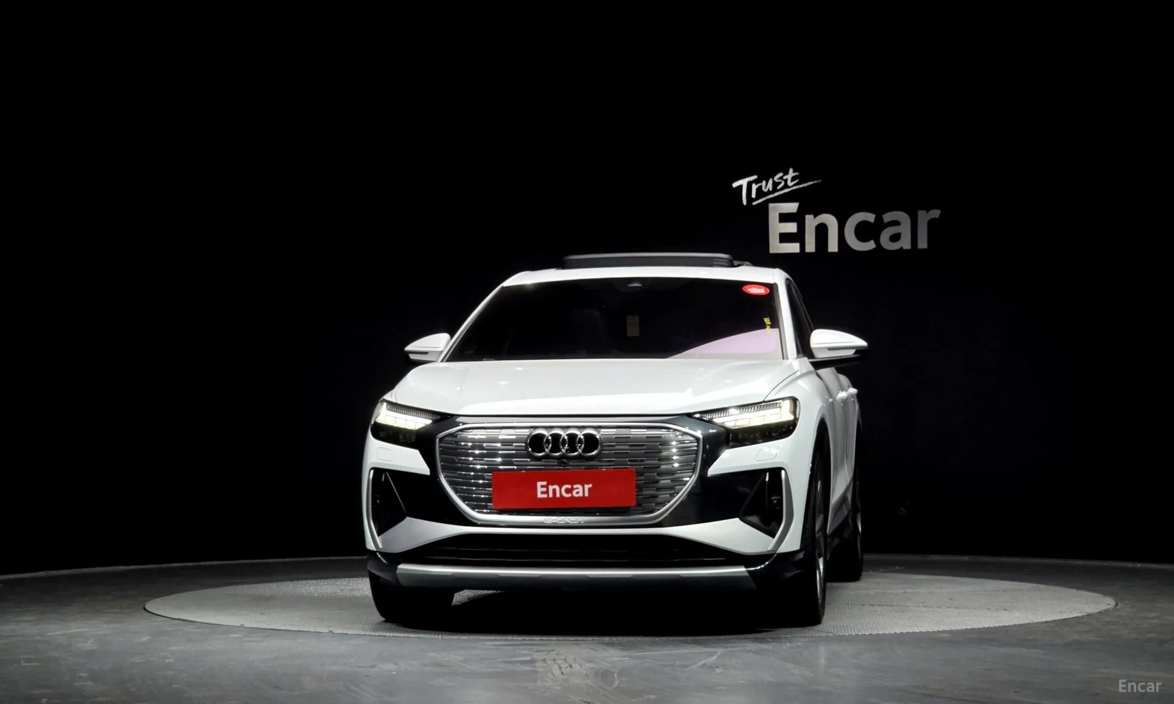 Q4 e-tron (F4)