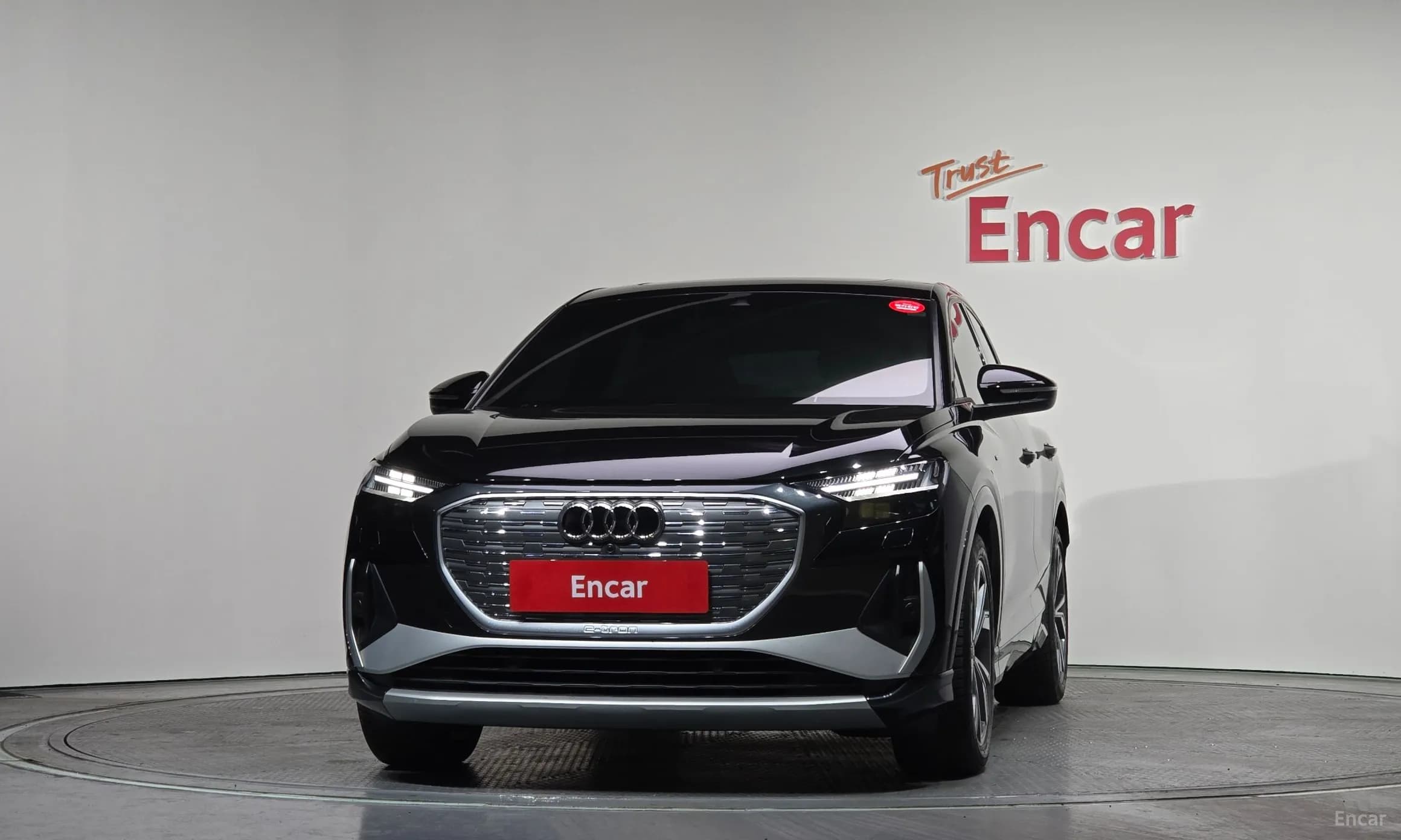 Q4 e-tron (F4)