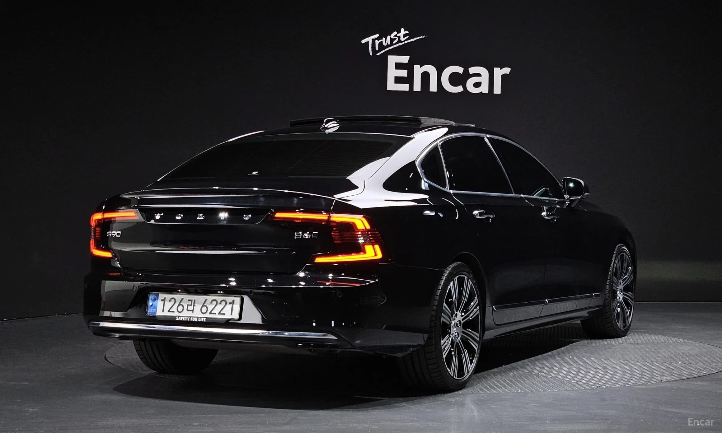 S90