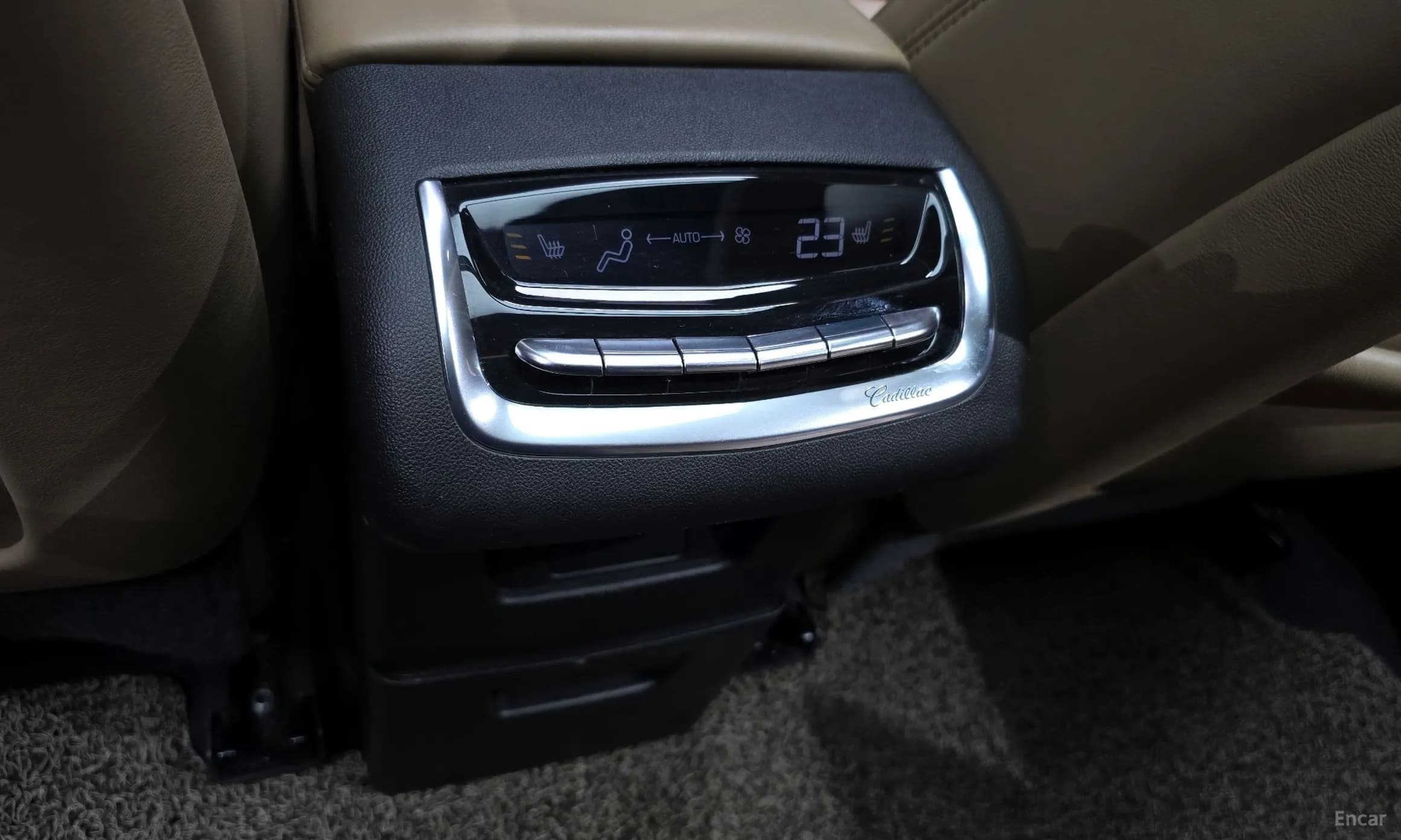 XT6