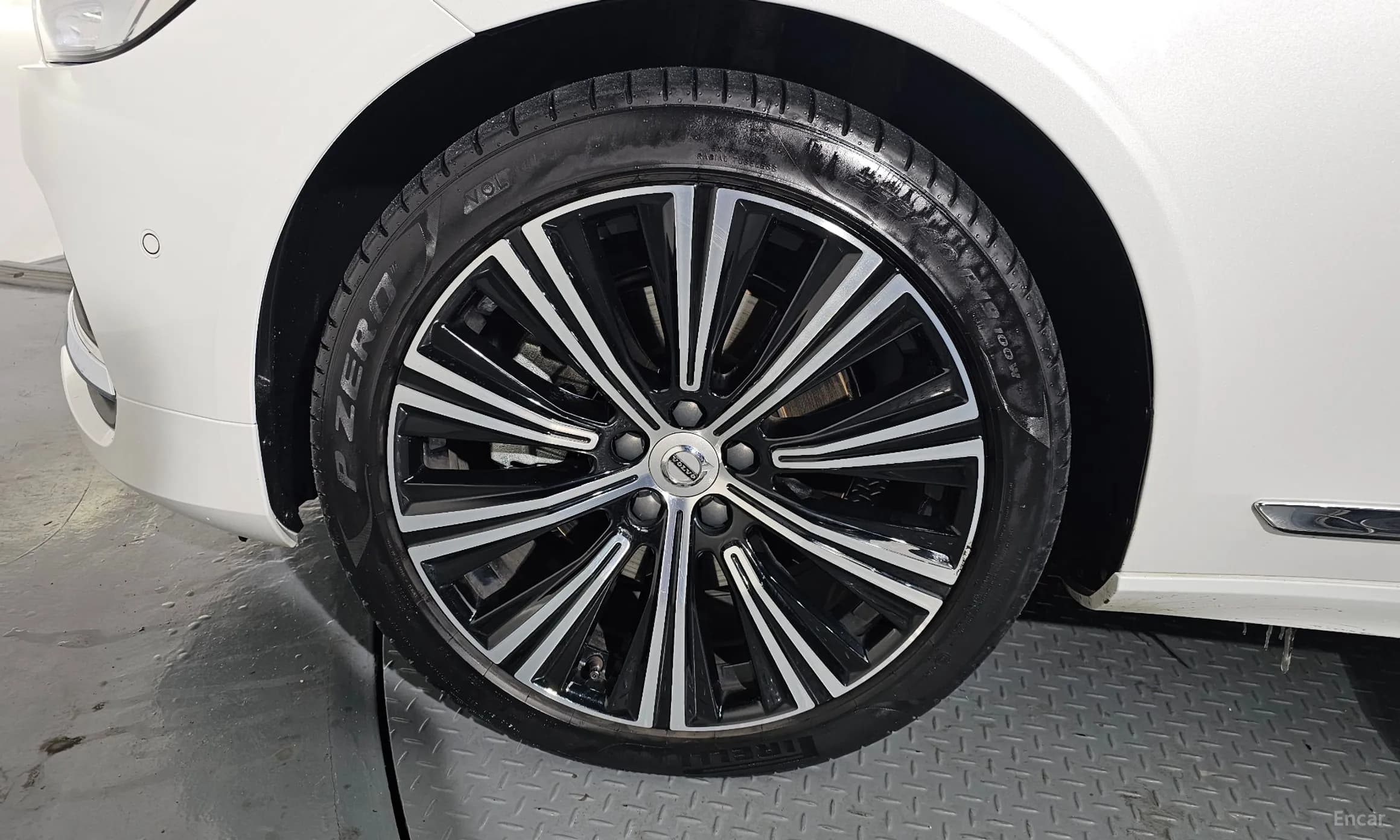S90