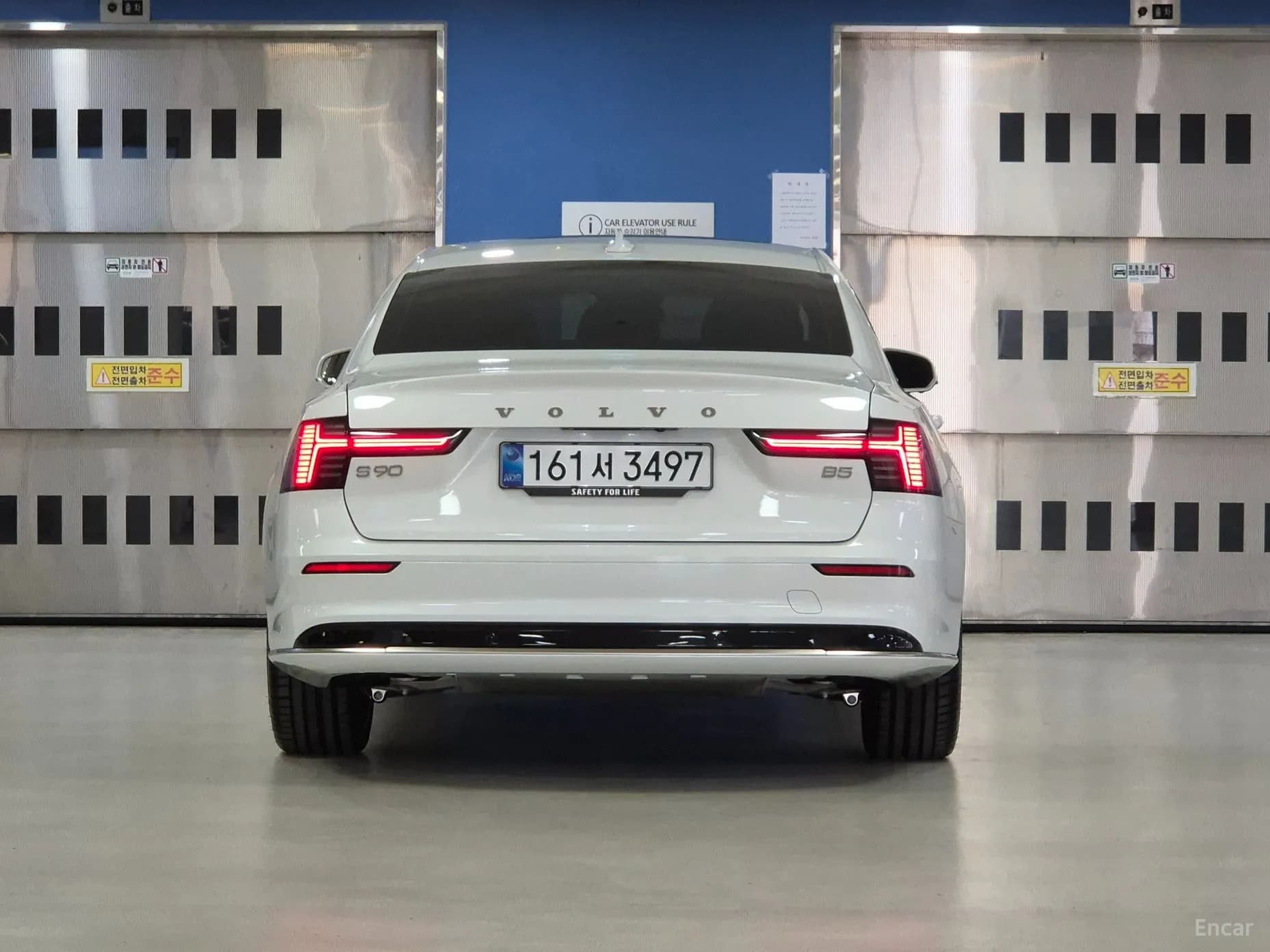 S90