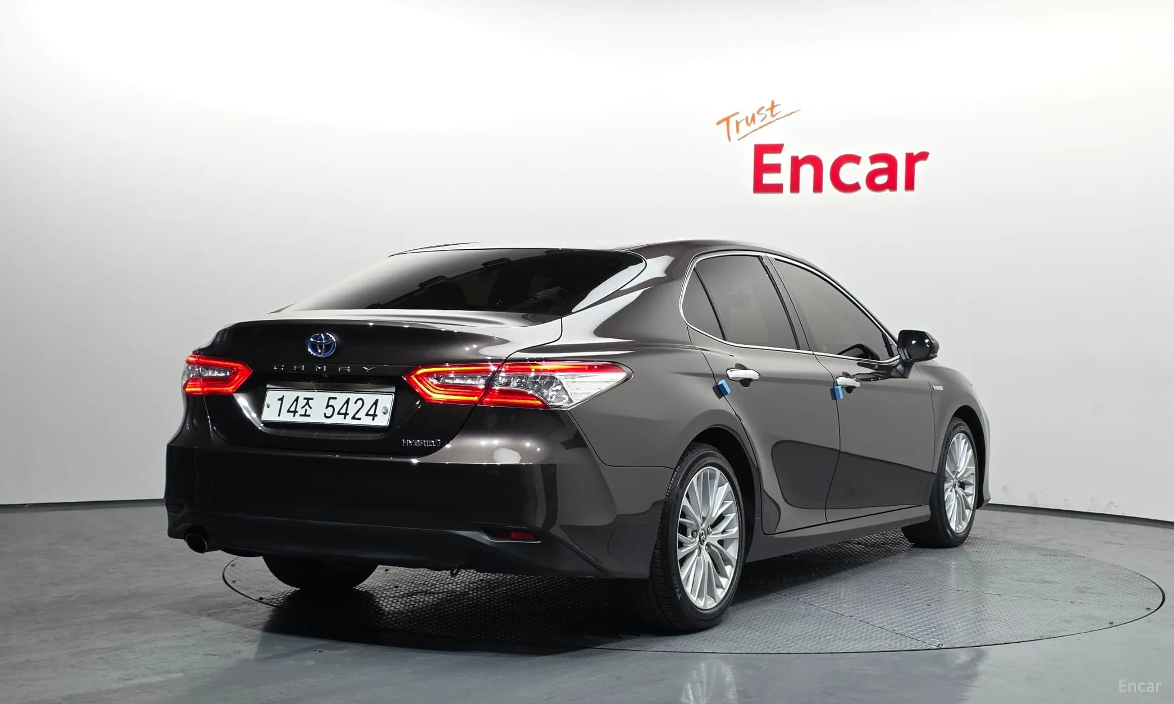 Camry (XV70)