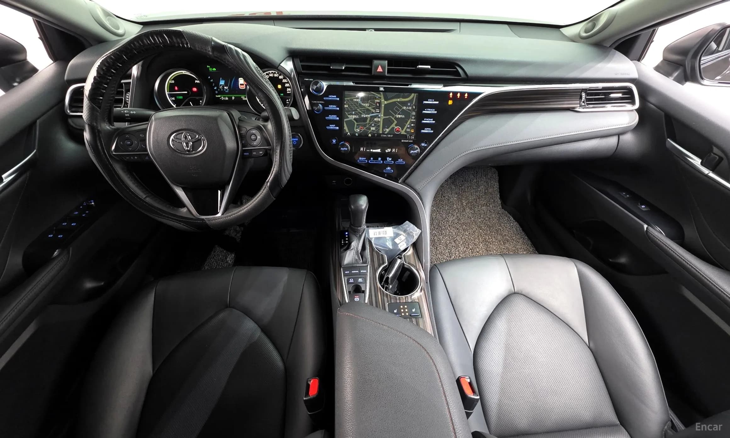 Camry (XV70)