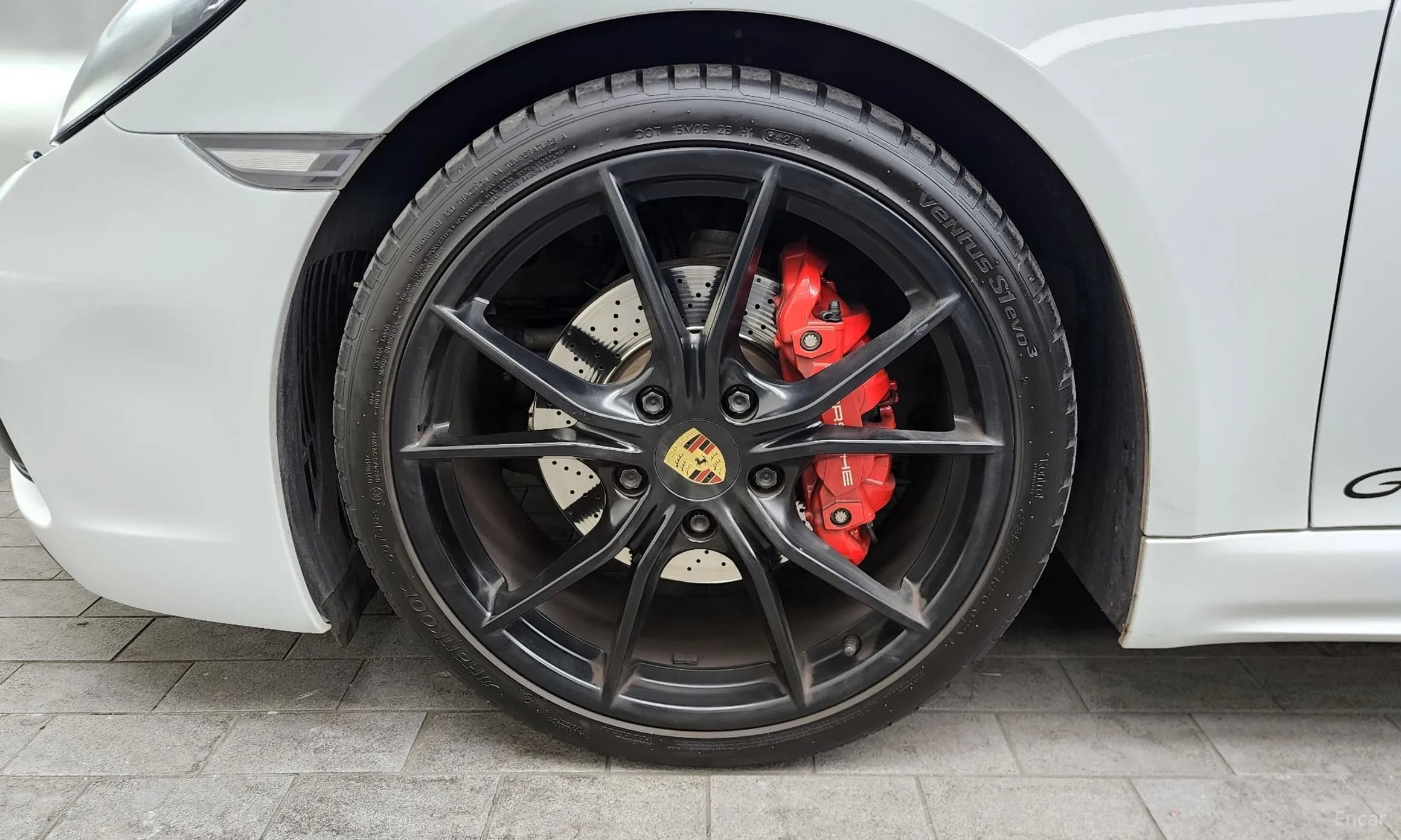 718 Cayman