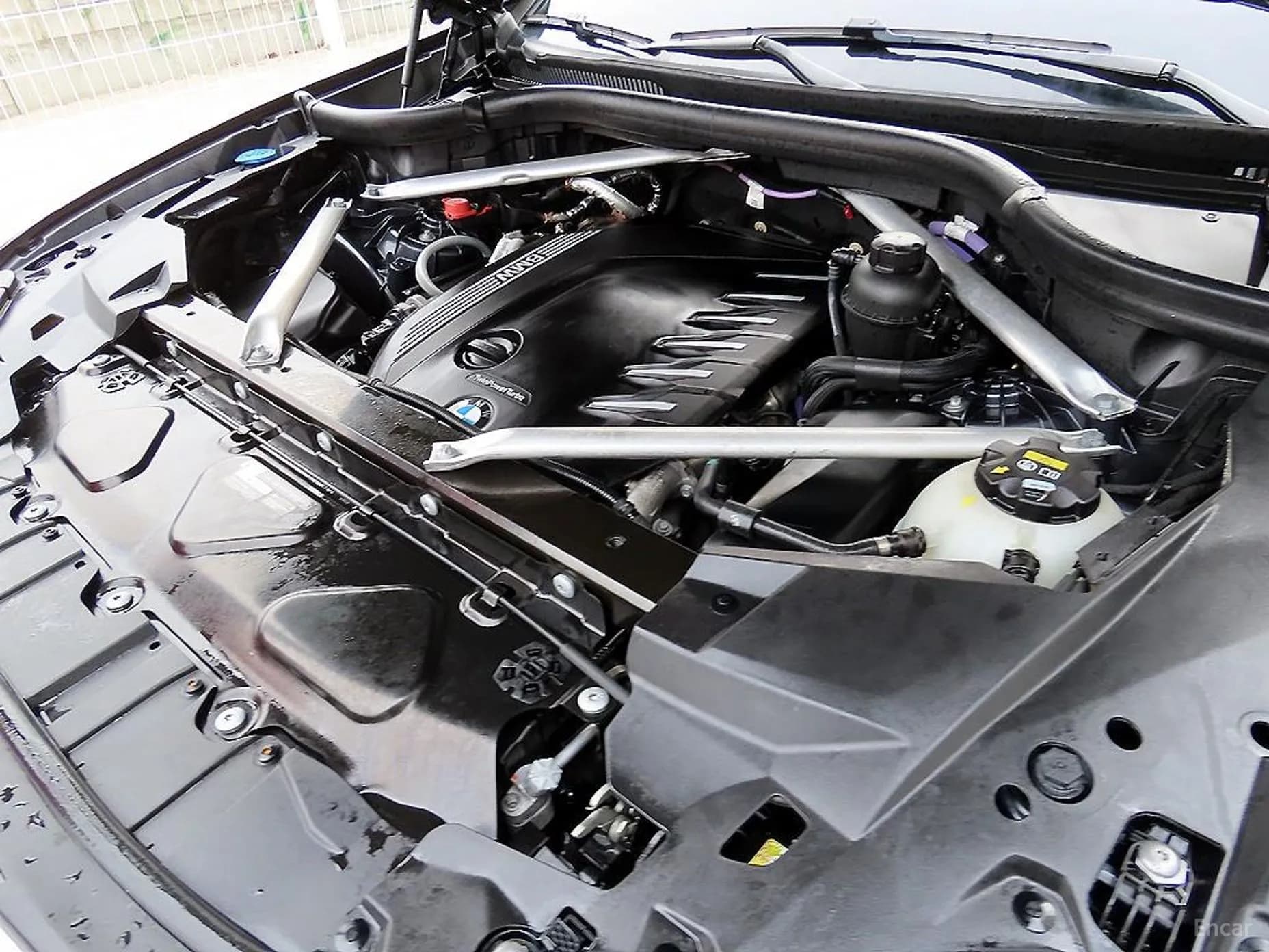 X6 (G06)