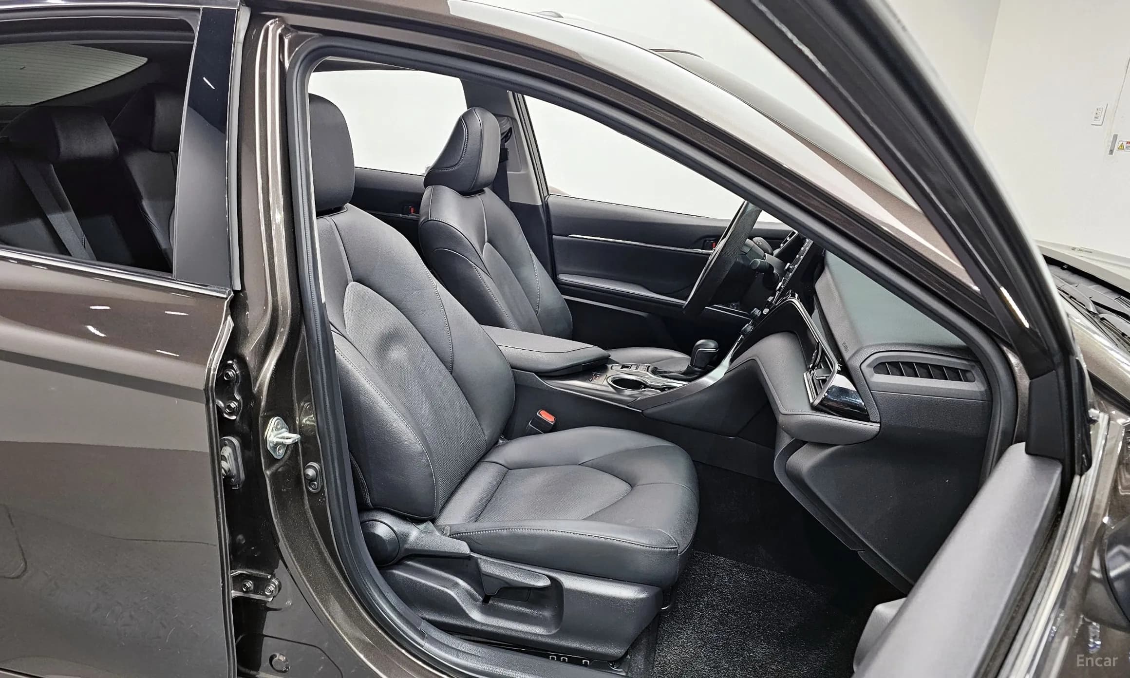 Camry (XV70)