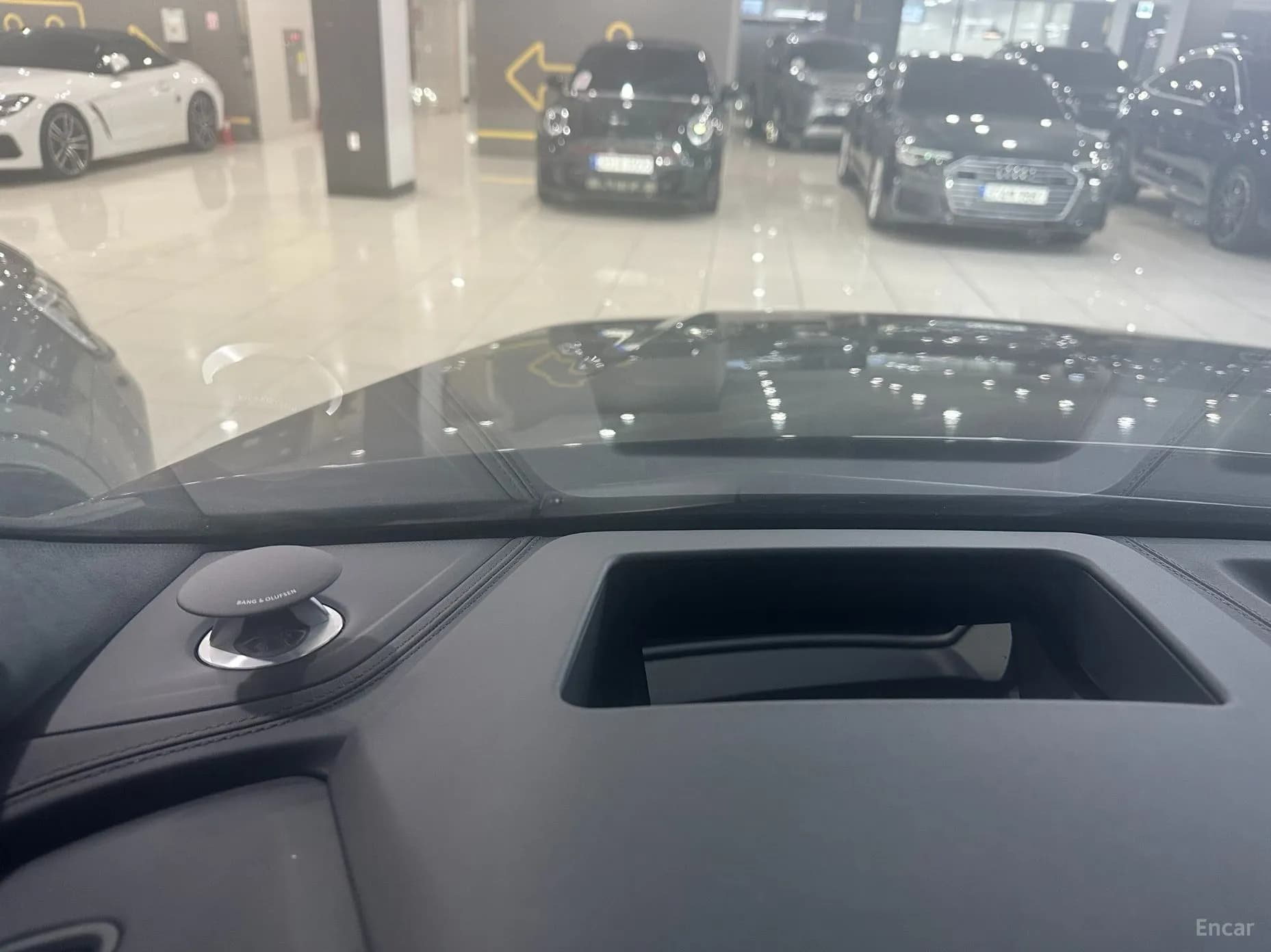 SQ7 (4M)