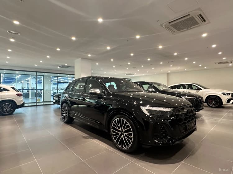 SQ7 (4M)