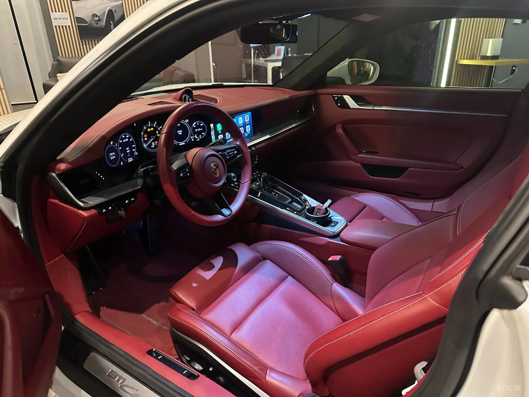 911 (992)