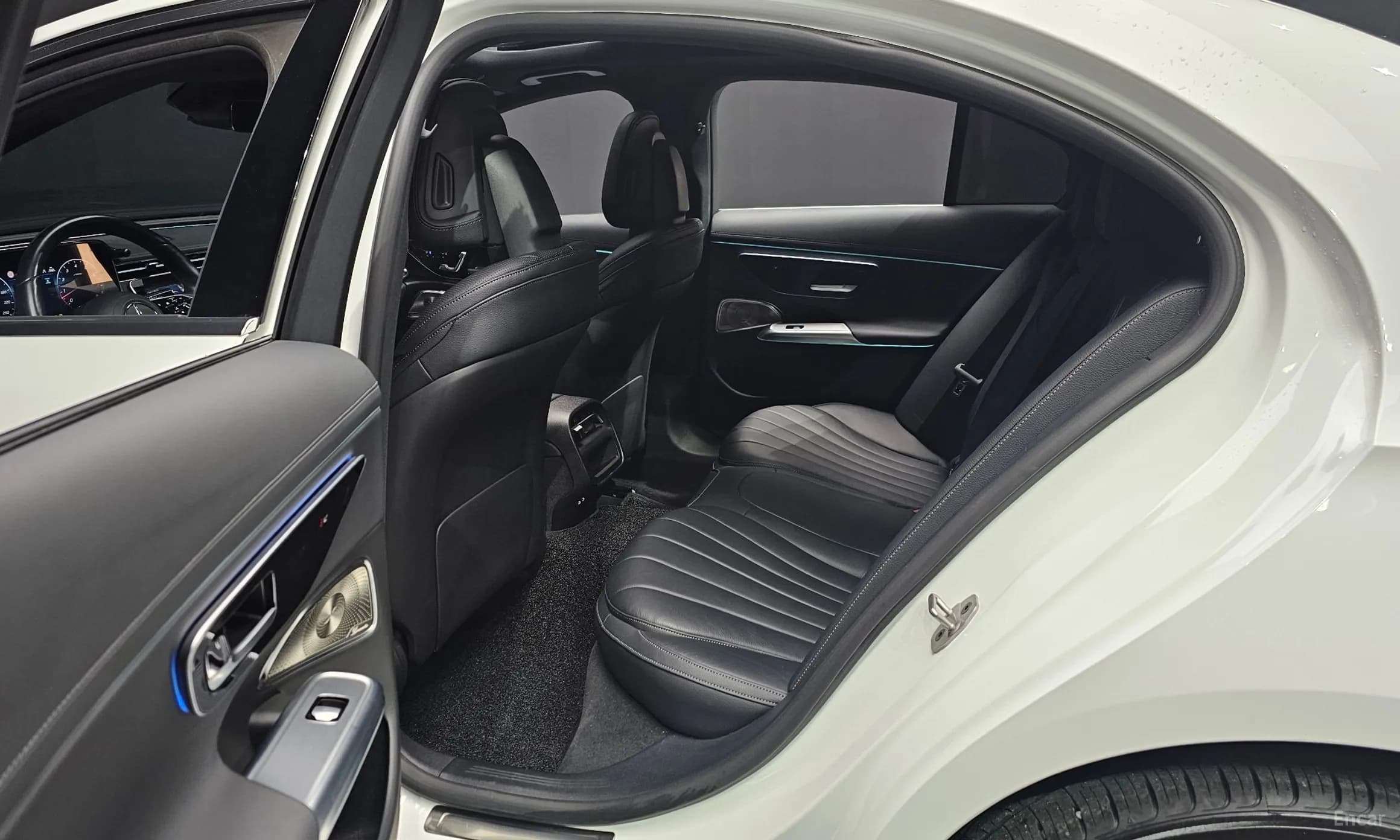 E-Class W214
