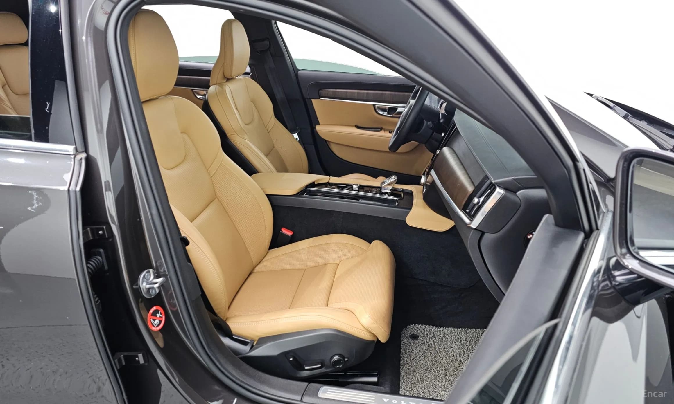 S90